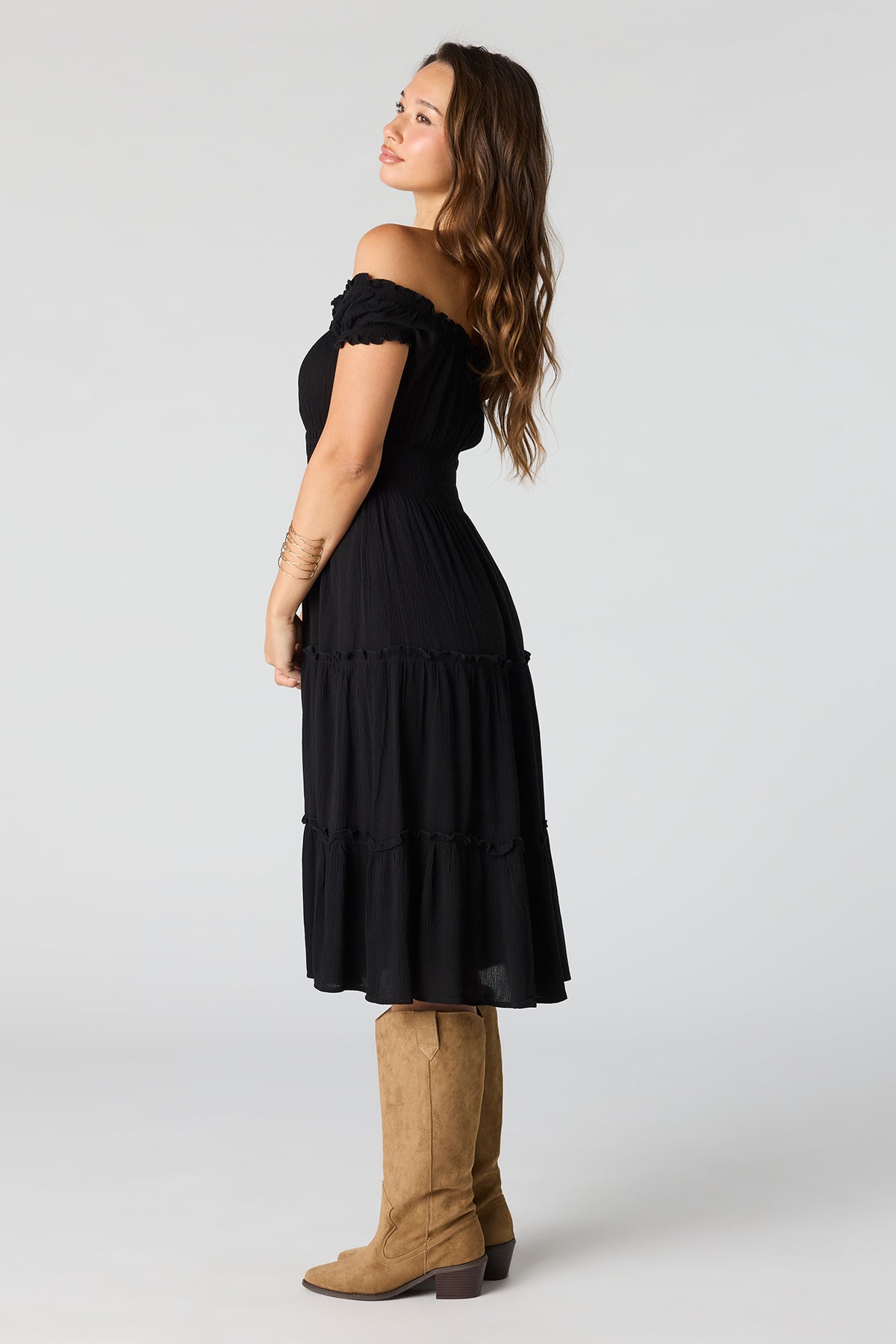 Alt View 2. Printed Off Shoulder Tiered Midi Dress - Black