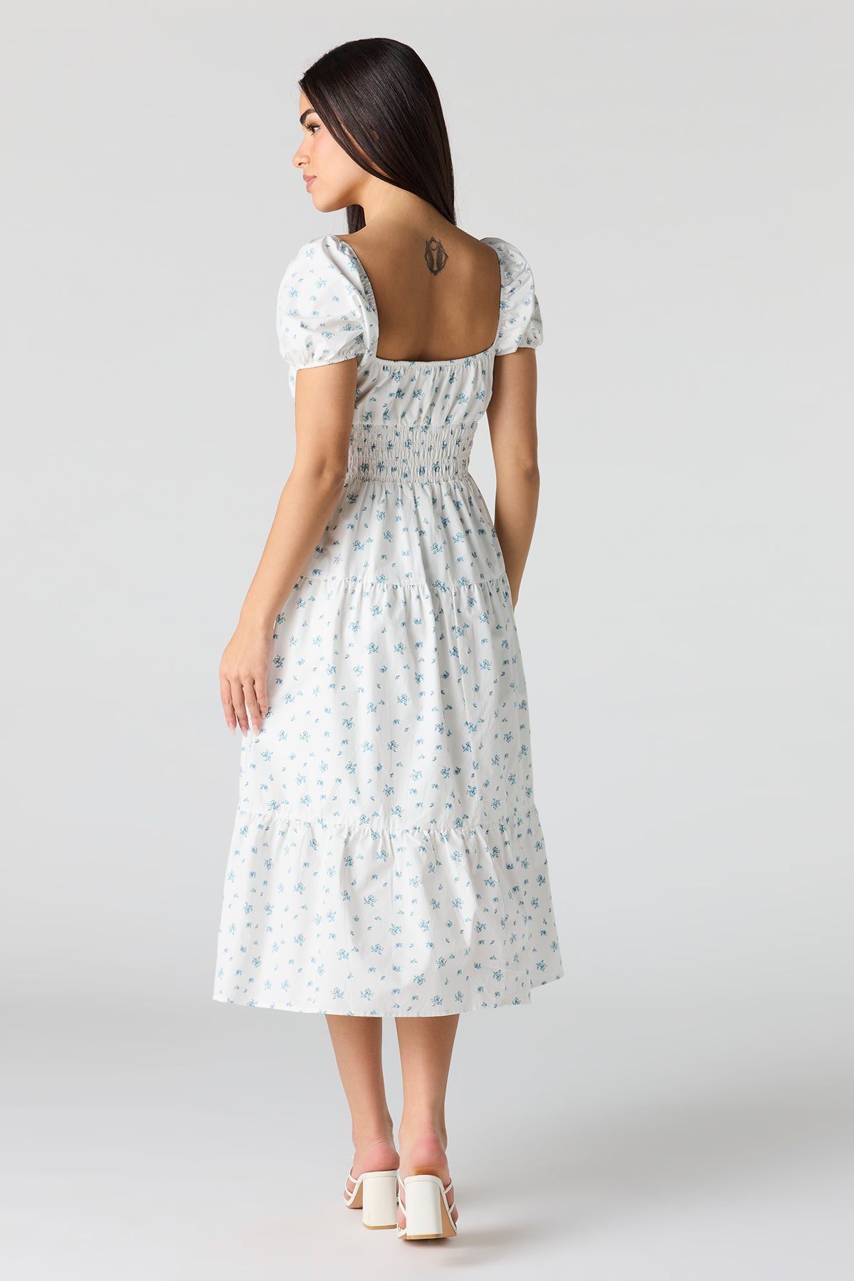 Vue alternative 3. Robe midi à volant et manche bouffante