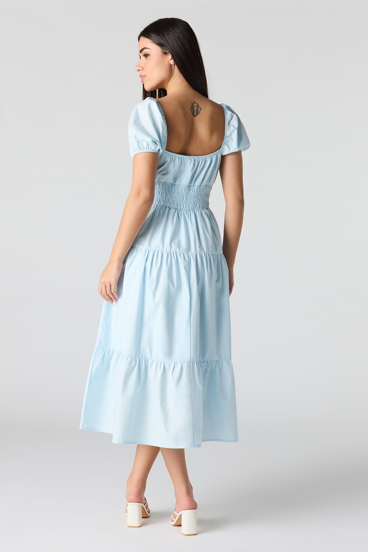 Vue alternative 3. Robe midi à volant et manche bouffante