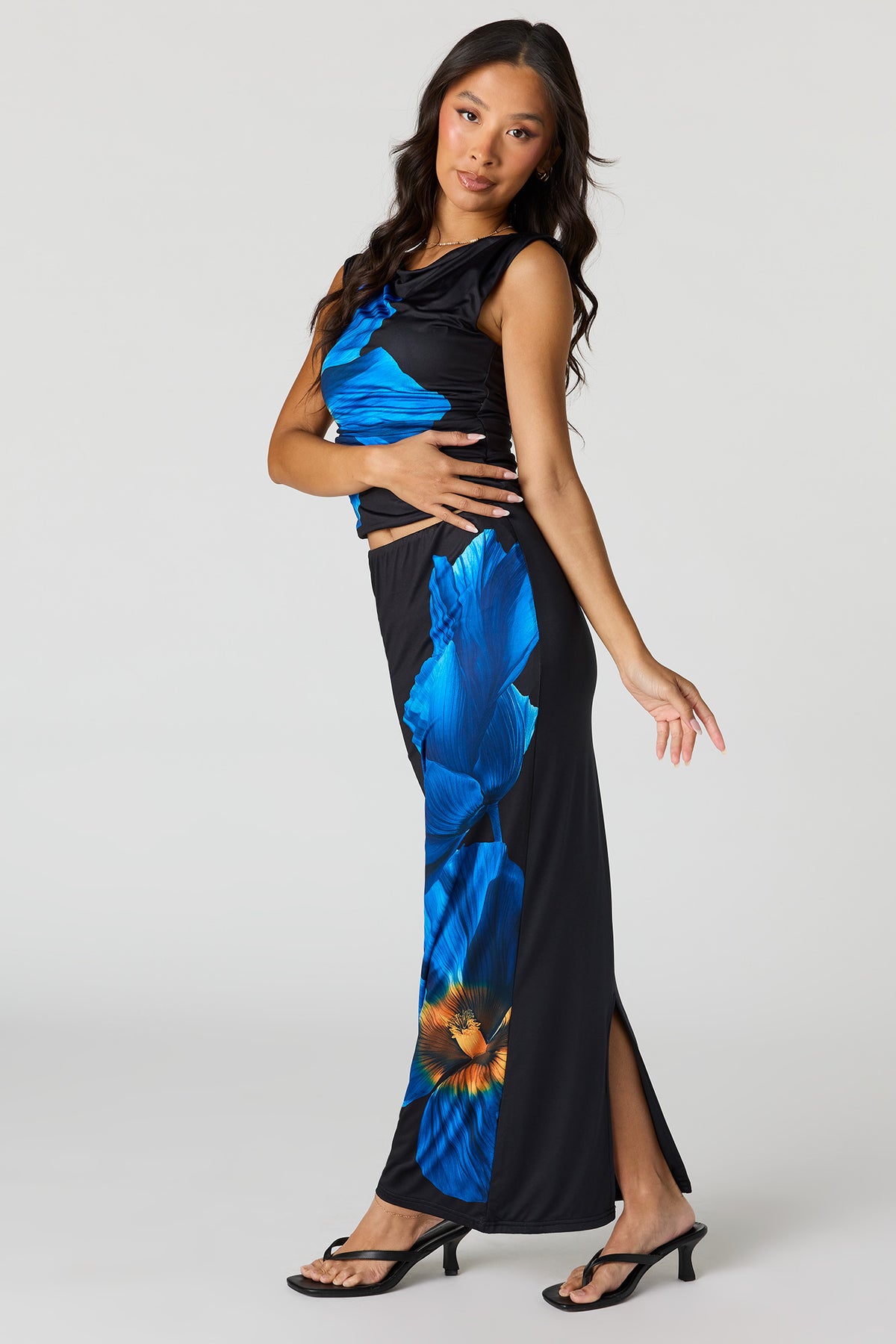 Alt View 2. Contour Maxi Skirt - Blue