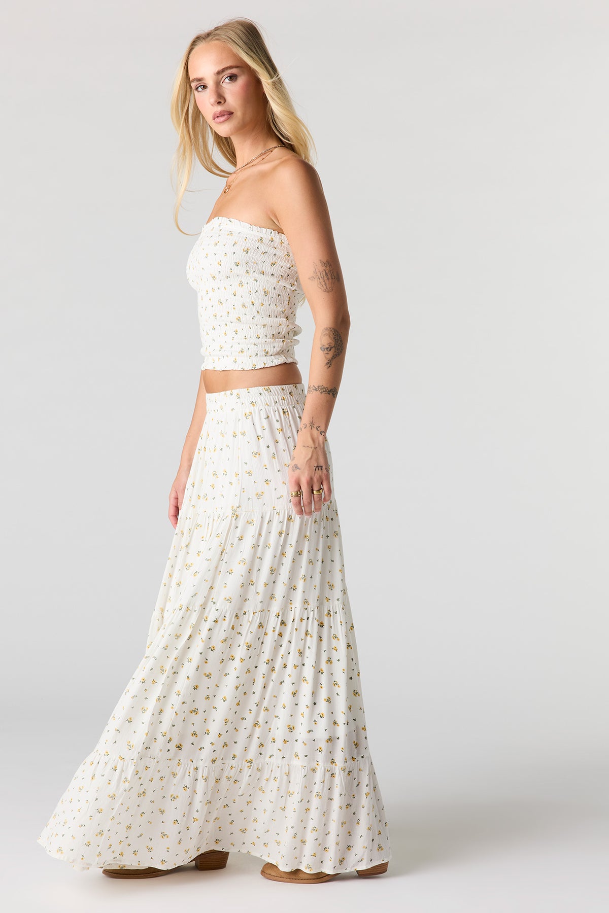 Alt View 2. Textured Tiered Maxi Skirt - Ivory