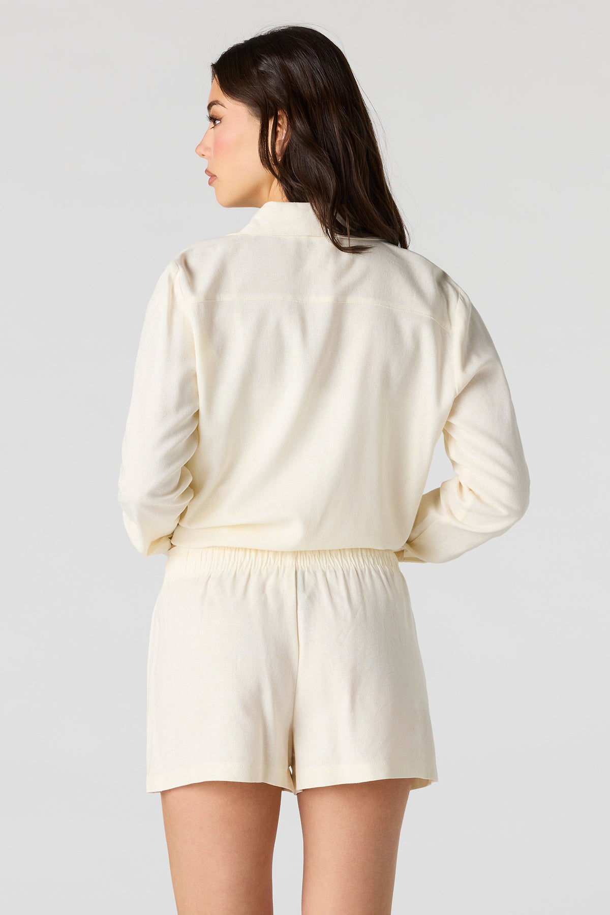 Vue alternative 2. Short en mélange de lin à taille coulissante