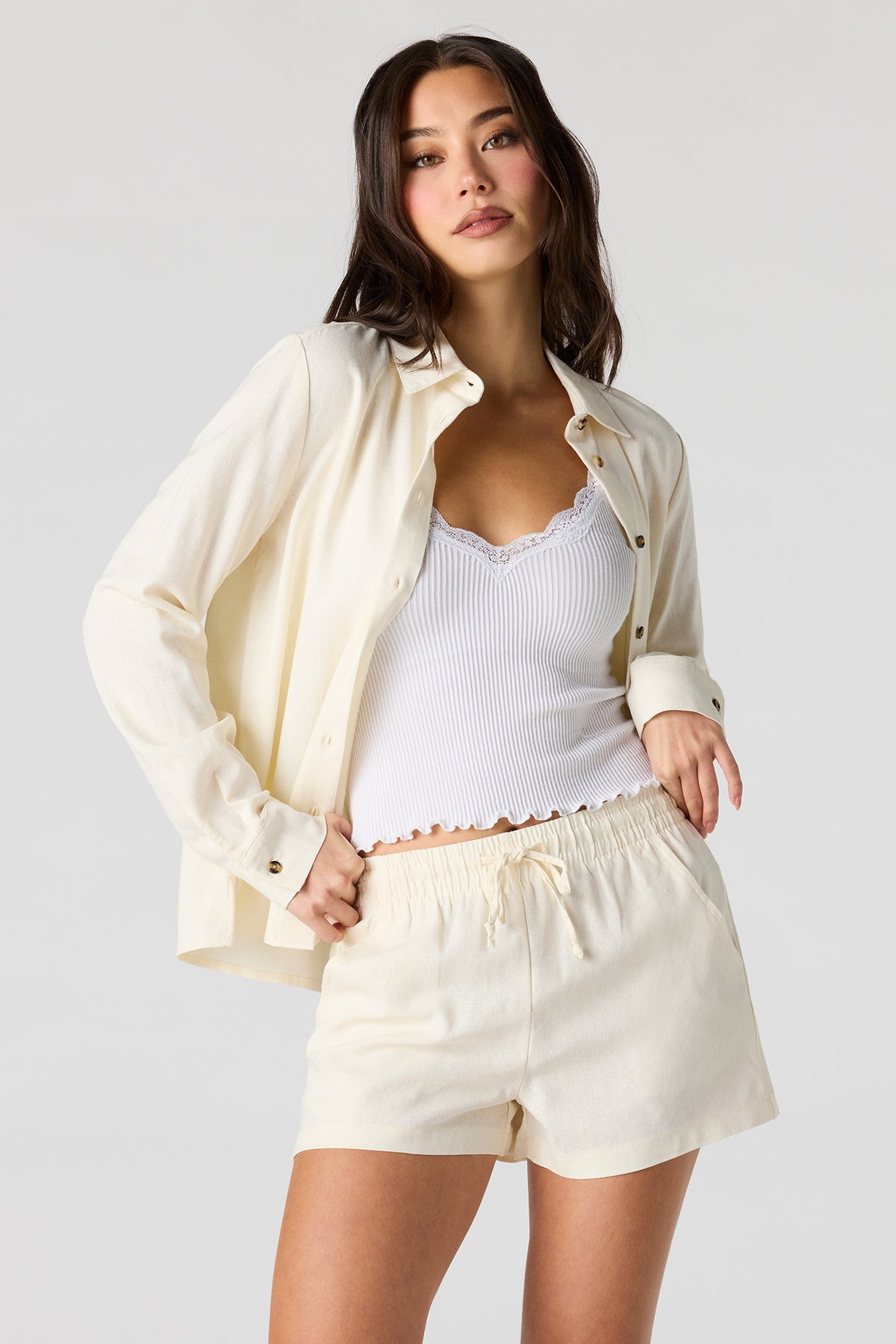 Short en mélange de lin à taille coulissante