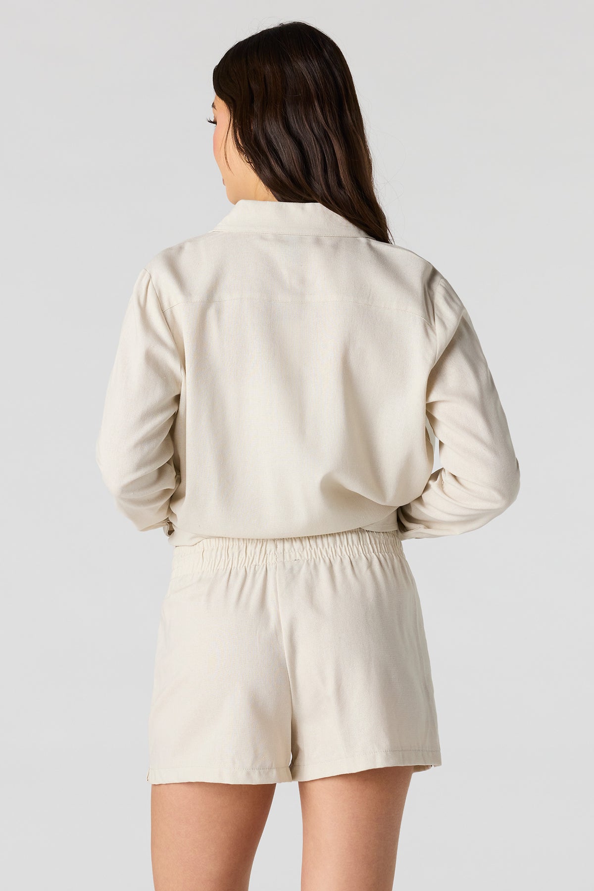 Vue alternative 2. Short en mélange de lin à taille coulissante