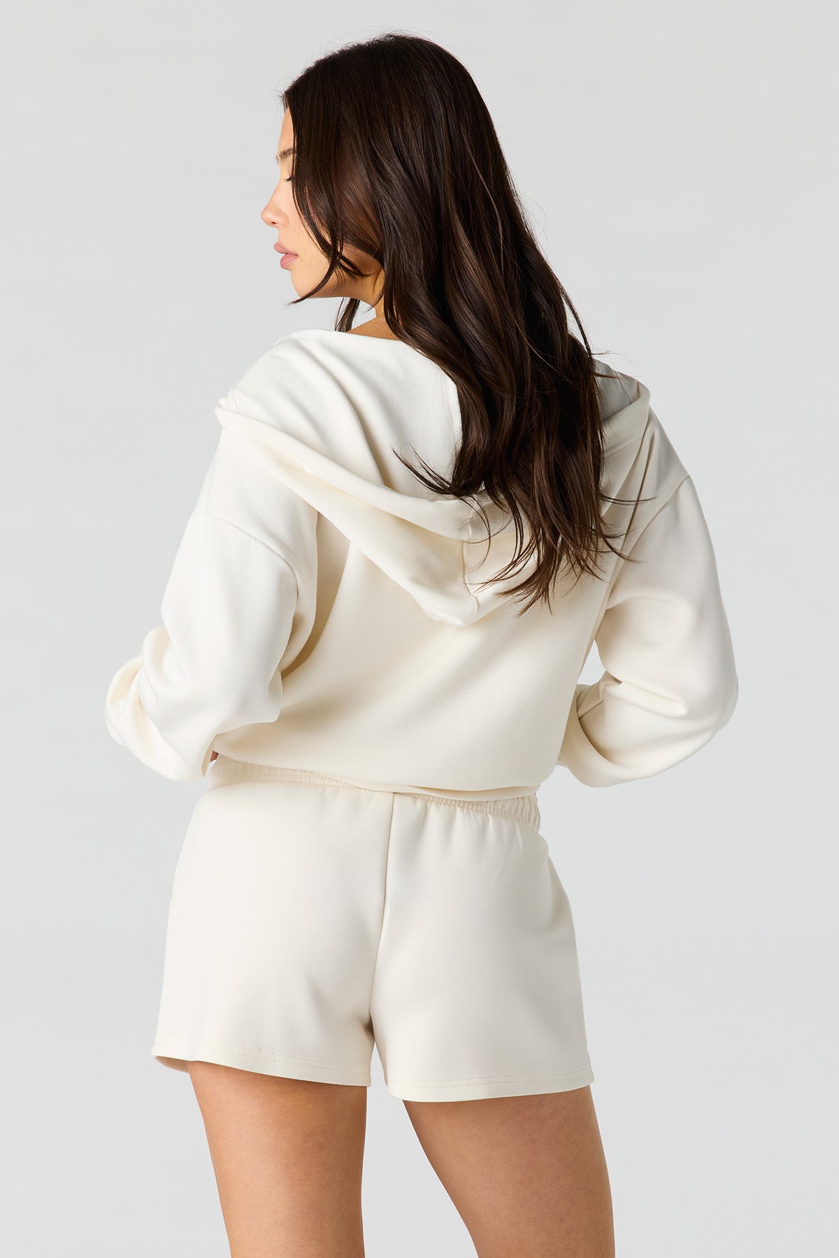 Vue alternative 2. Short à taille coulissante en tissu de plongée