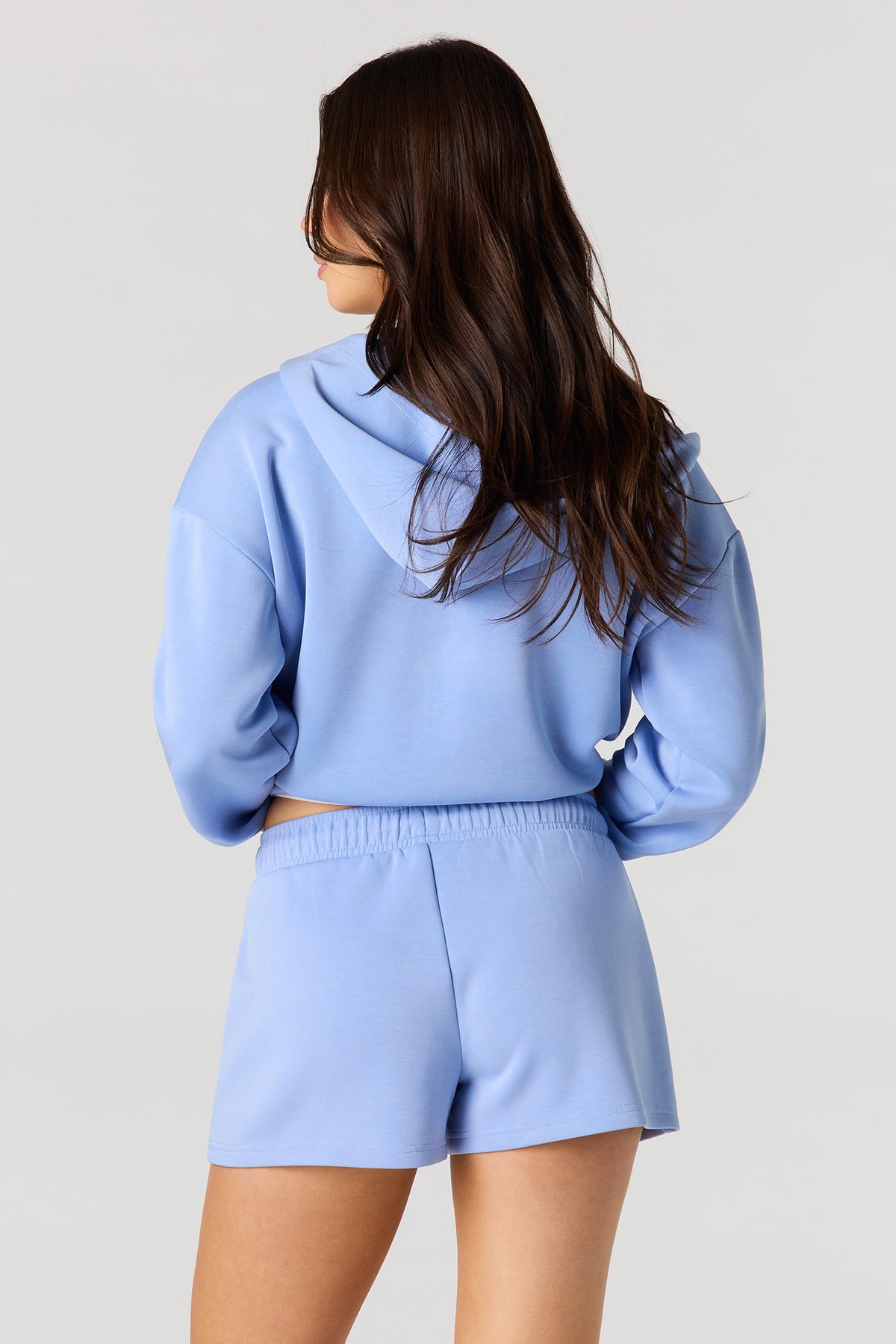 Vue alternative 2. Short à taille coulissante en tissu de plongée