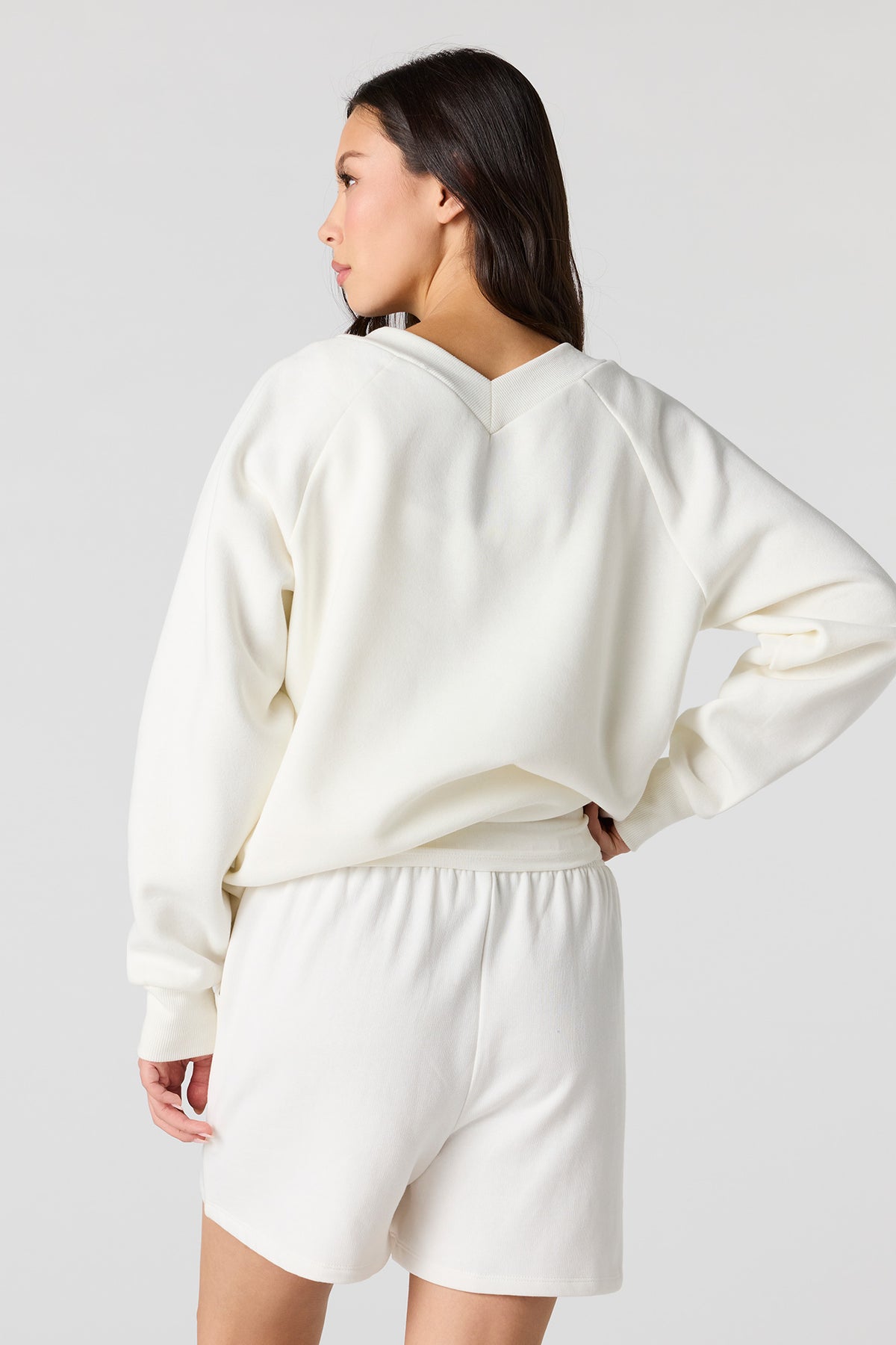 Alt View 2. Fleece Short - White