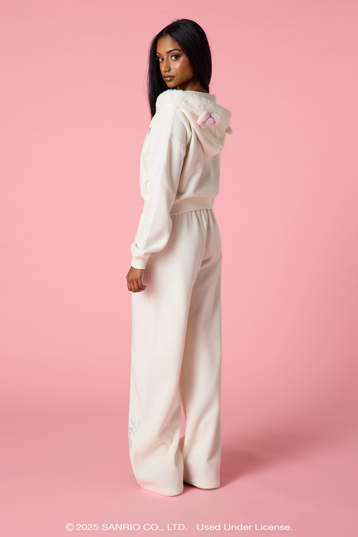 Alt View 3. Hello Kitty® Glitter Graphic Wide Leg Sweatpant - Cream