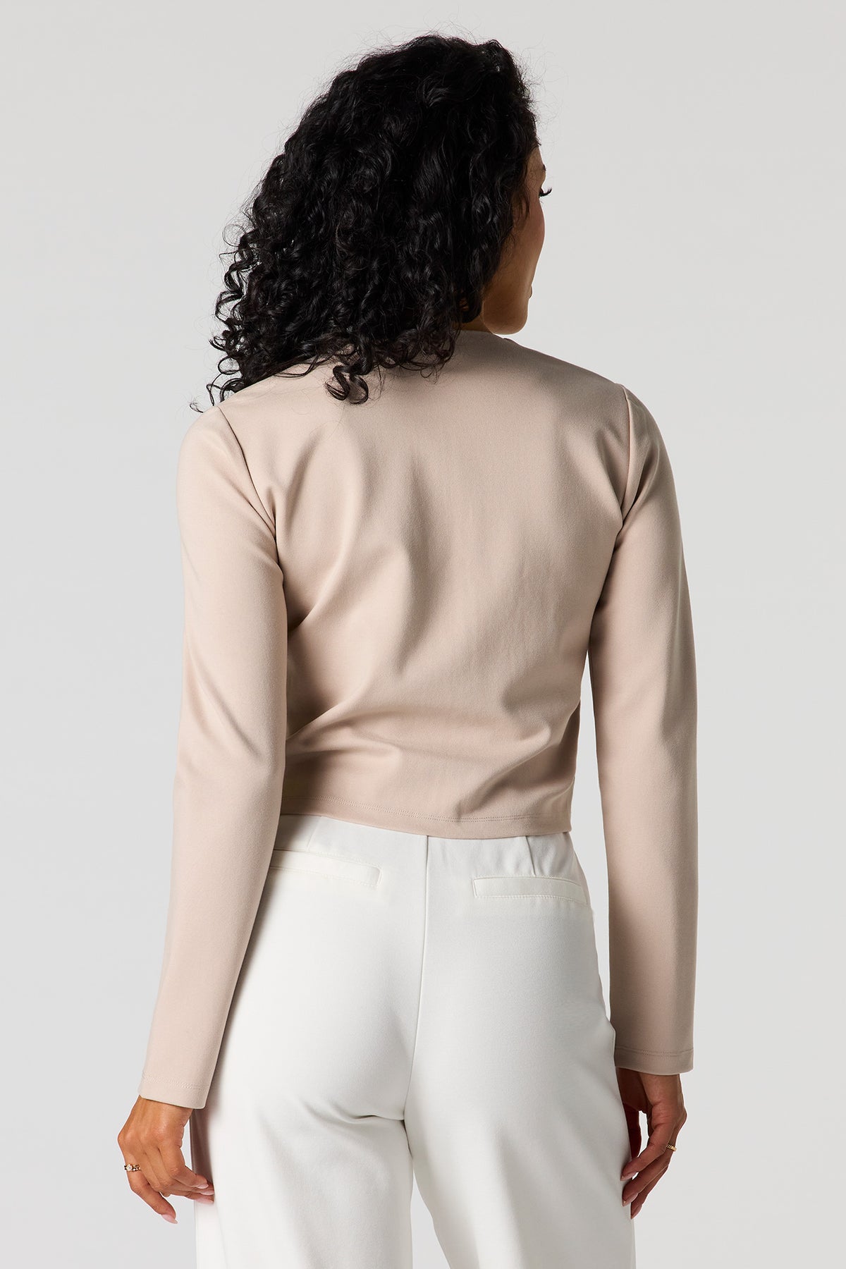 Vue alternative 2. Blouson boutonné structuré