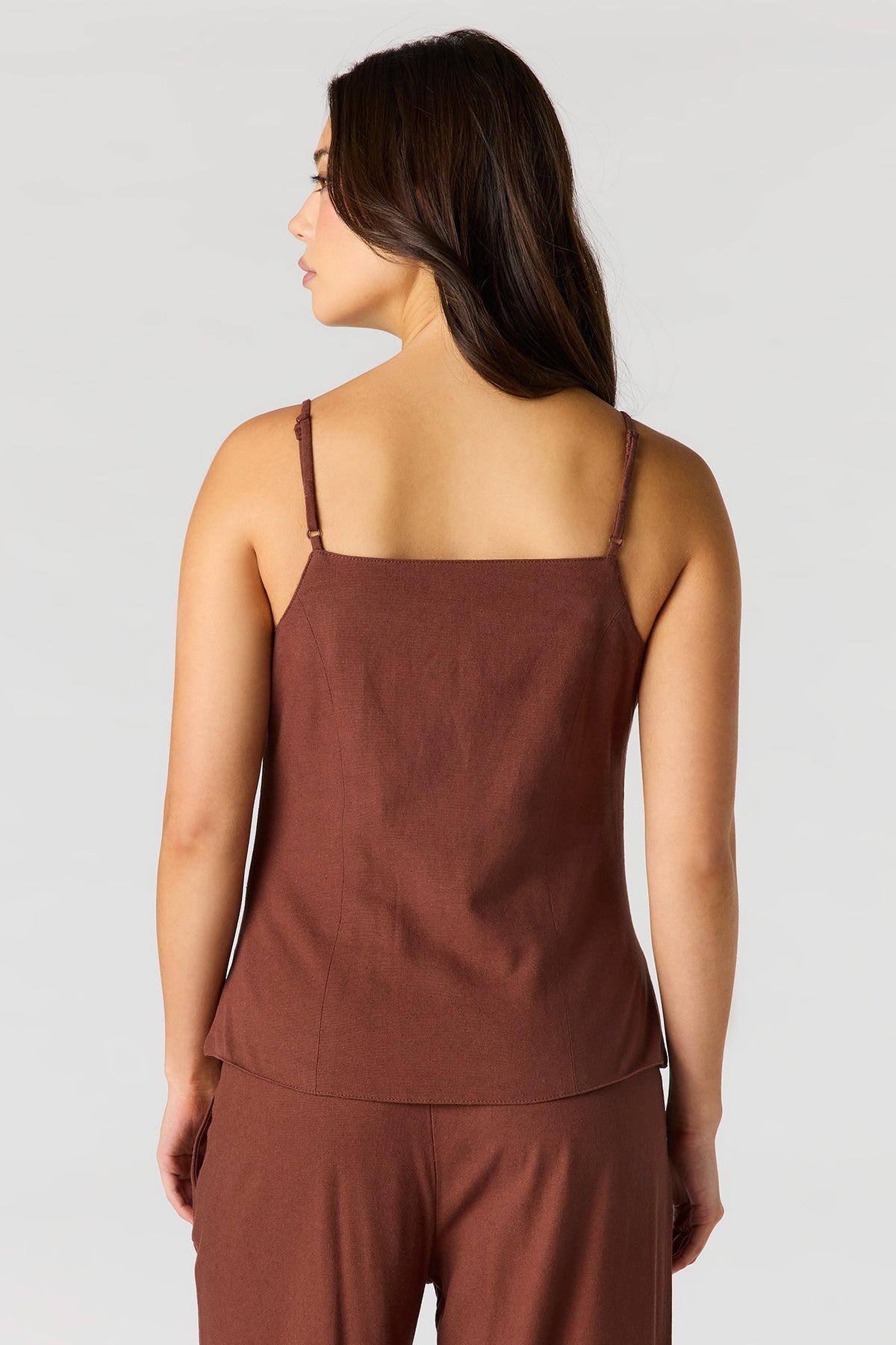 Vue alternative 2. Gilet en lin boutonné à encolure carrée