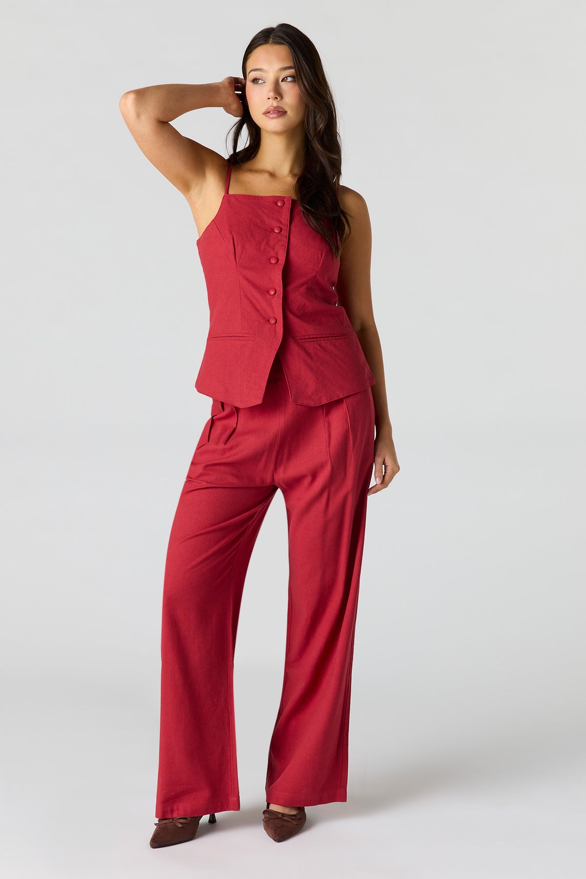Vue alternative 3. Gilet en lin boutonné à encolure carrée