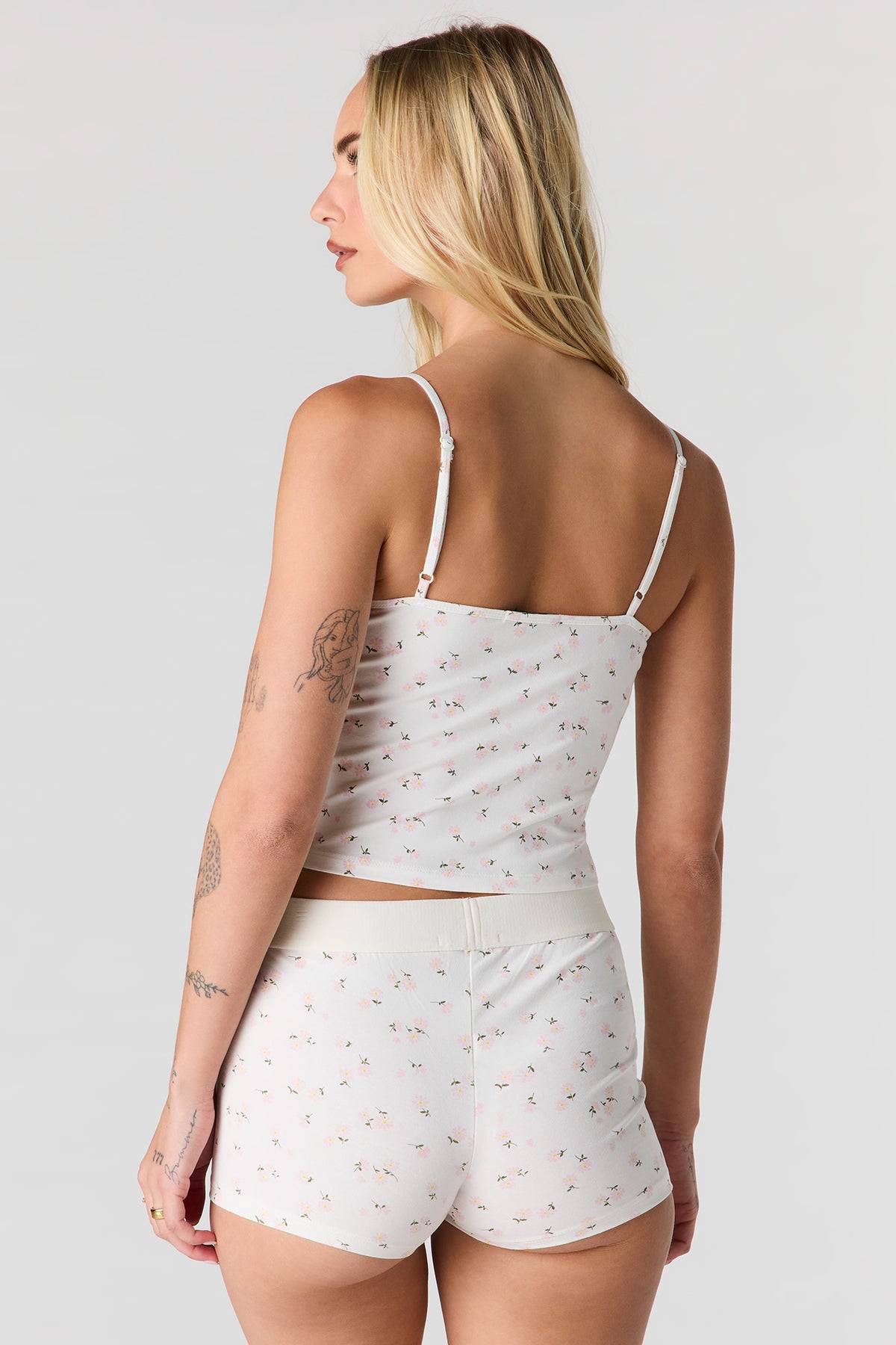 Vue alternative 2. Ensemble pyjama avec débardeur imprimé et caleçon