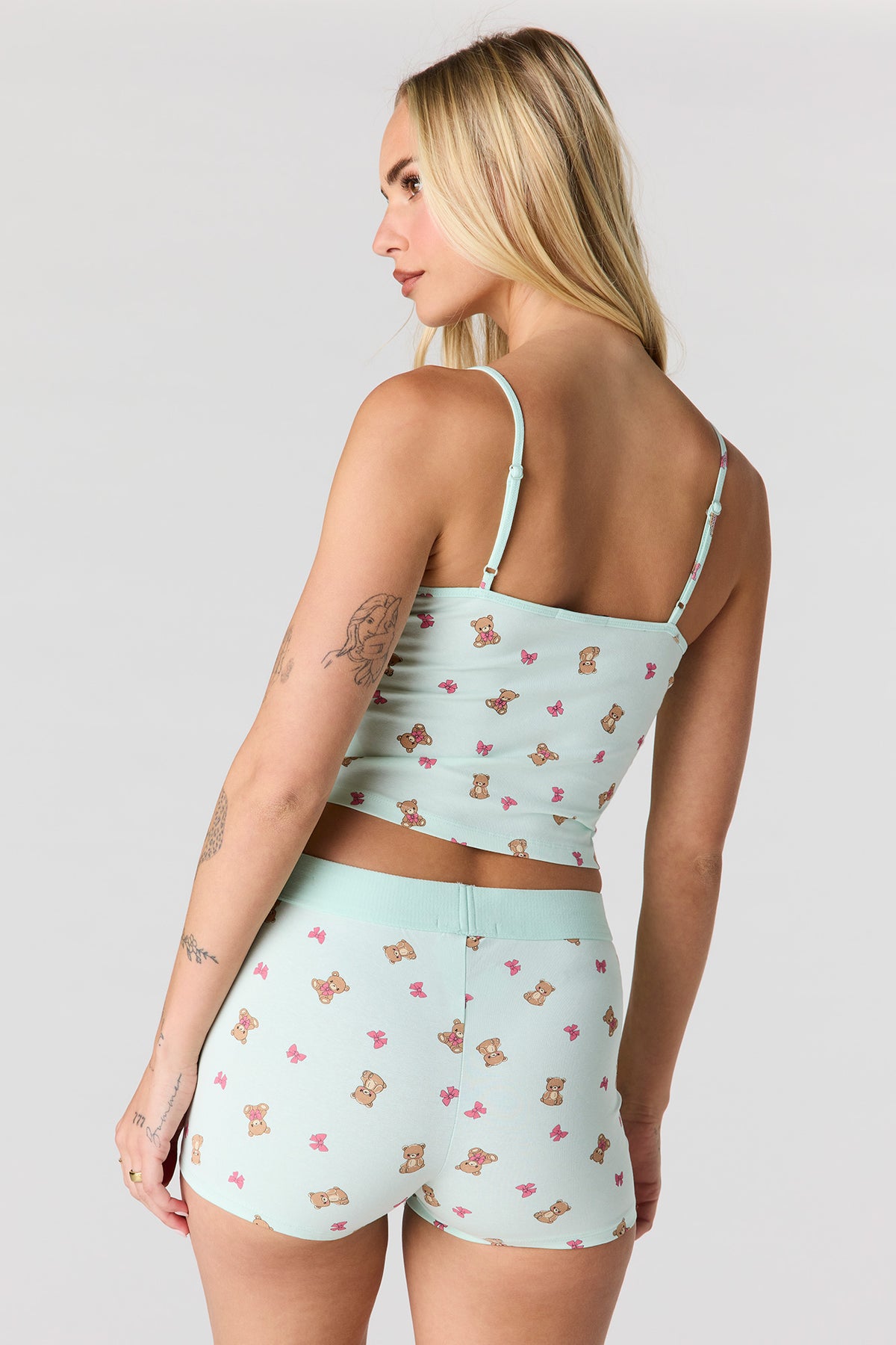 Vue alternative 2. Ensemble pyjama avec débardeur imprimé et caleçon