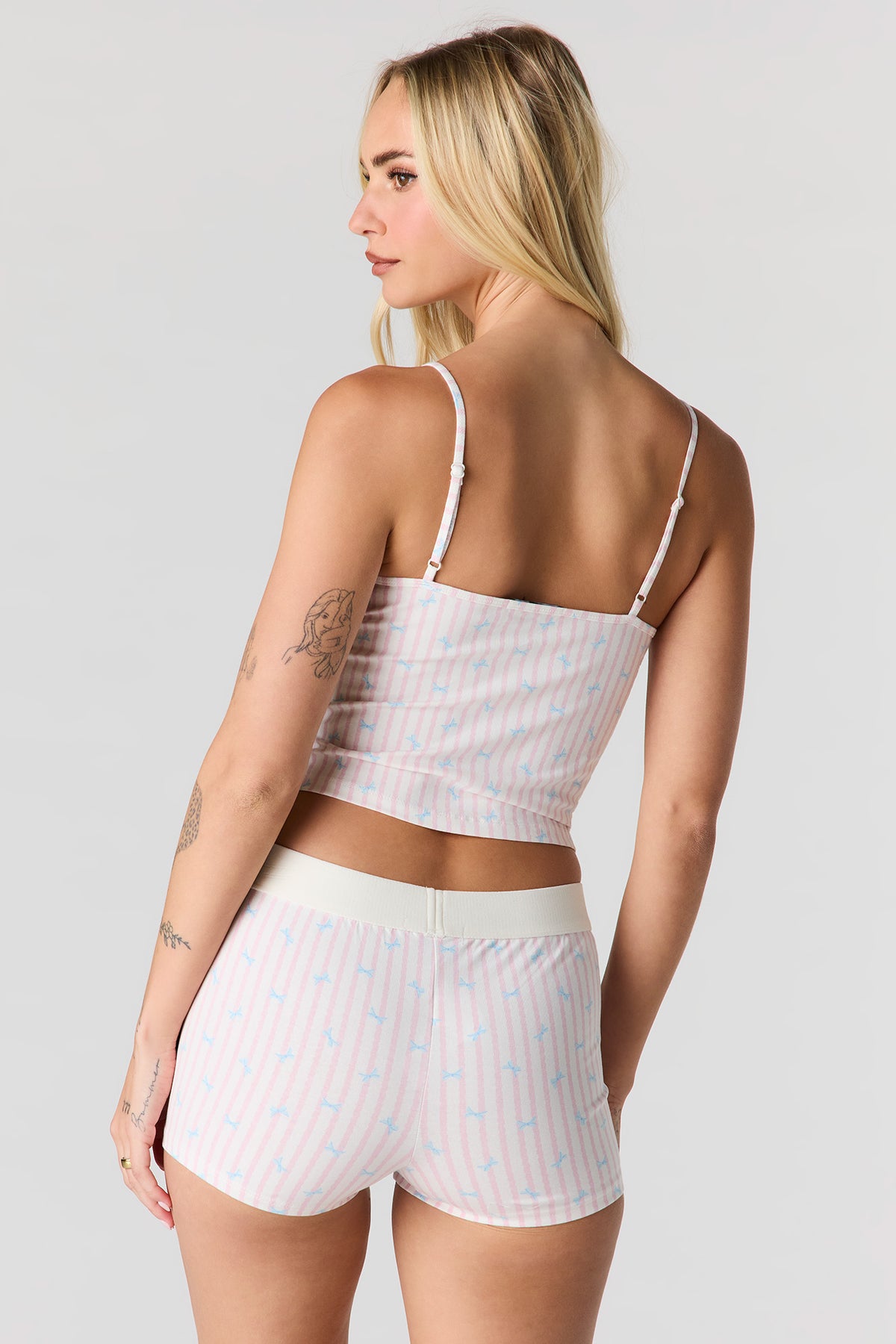 Vue alternative 2. Ensemble pyjama avec débardeur imprimé et caleçon