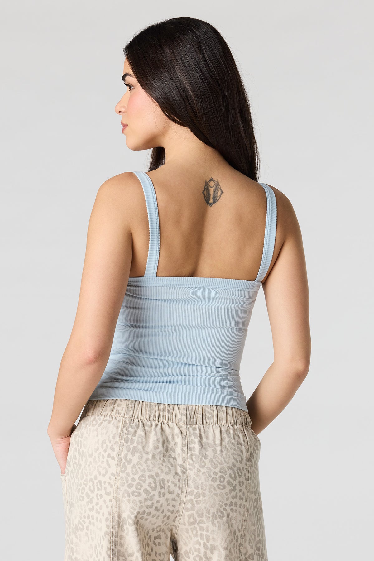 Vue alternative 2. Débardeur côtelé sans couture ni soutien-gorge intégré