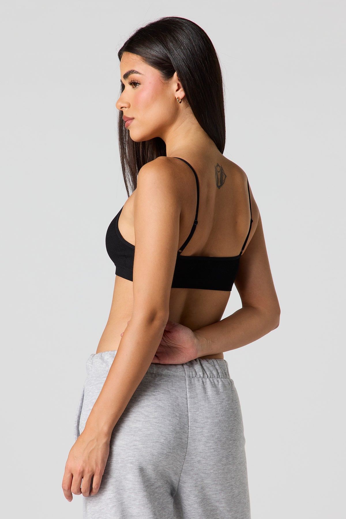 Vue alternative 2. Bralette côtelée sans couture avec soutien-gorge intégré
