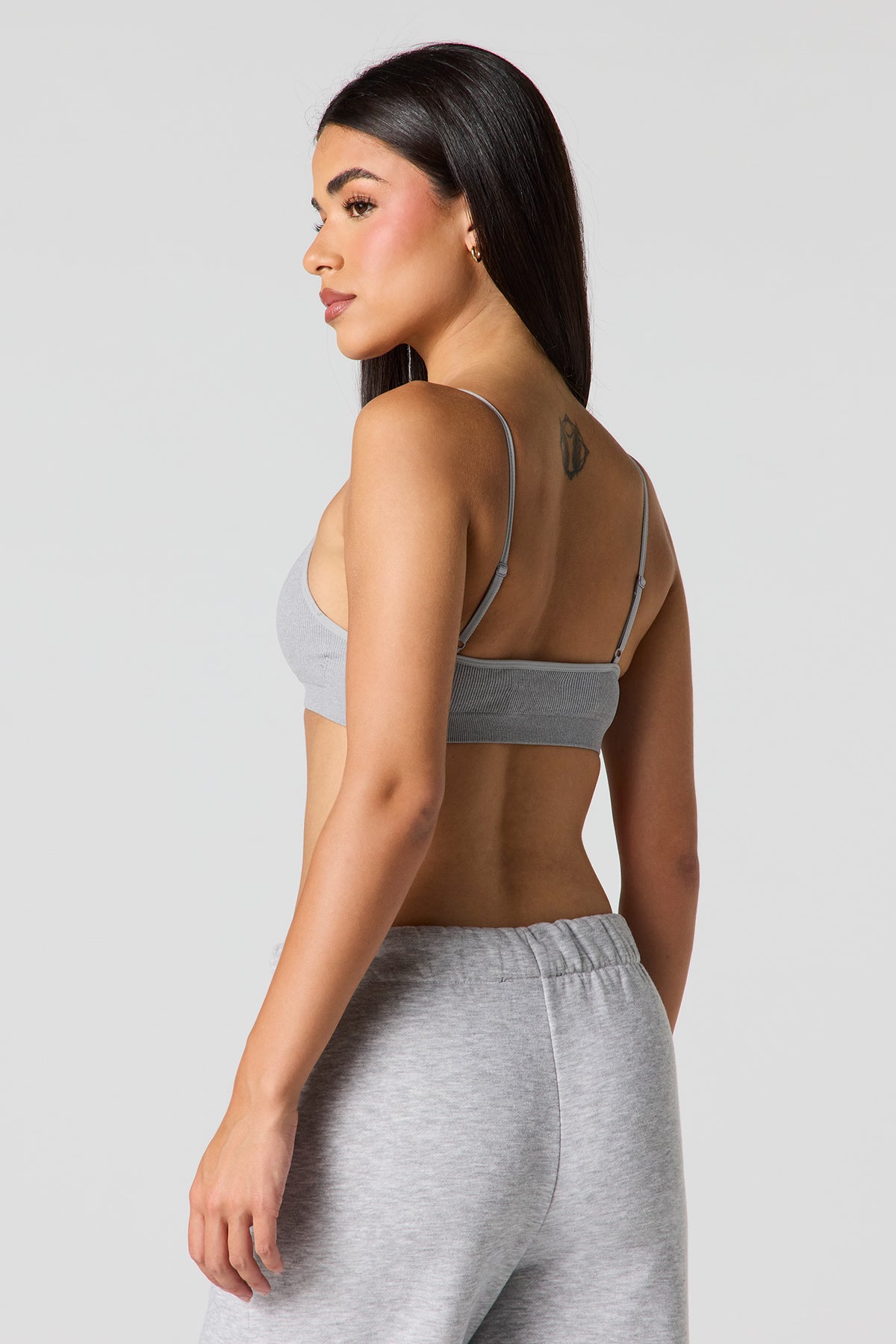 Vue alternative 2. Bralette côtelée sans couture avec soutien-gorge intégré