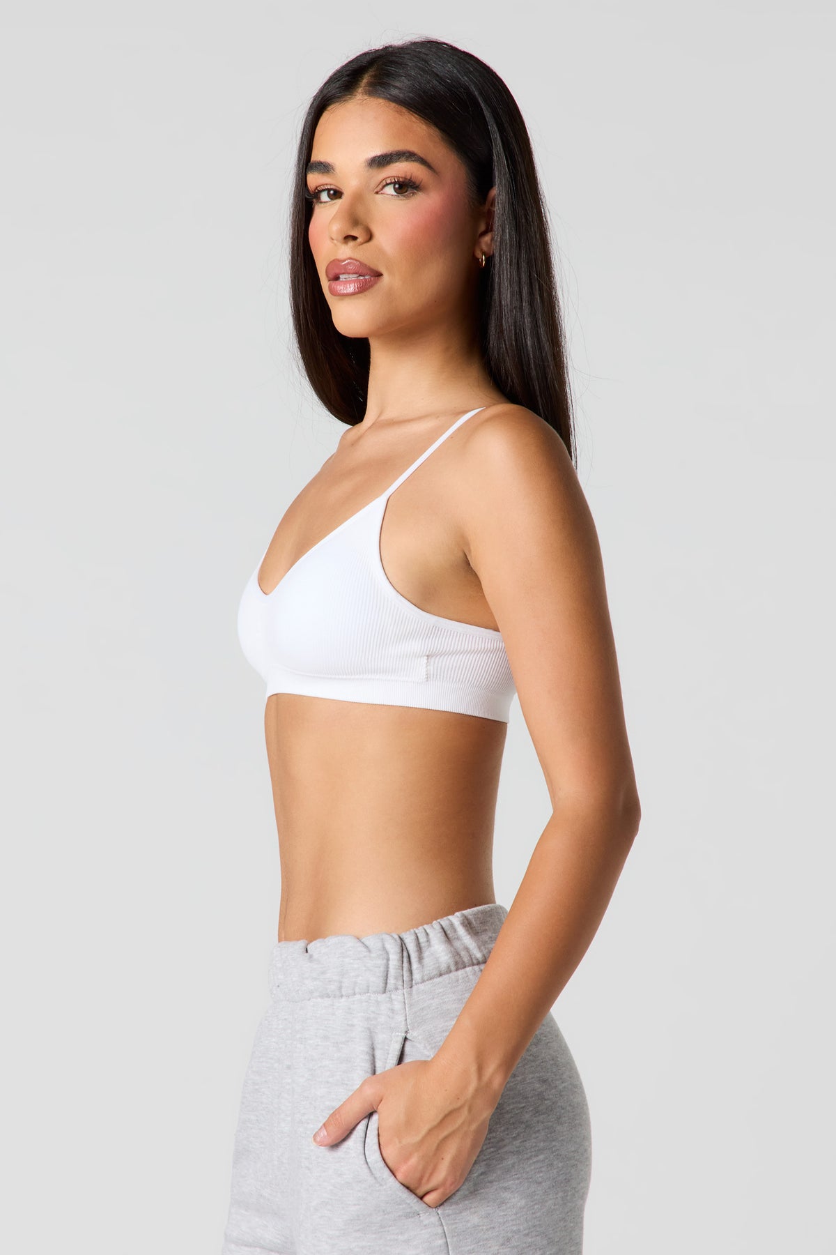 Vue alternative 3. Bralette côtelée sans couture avec soutien-gorge intégré