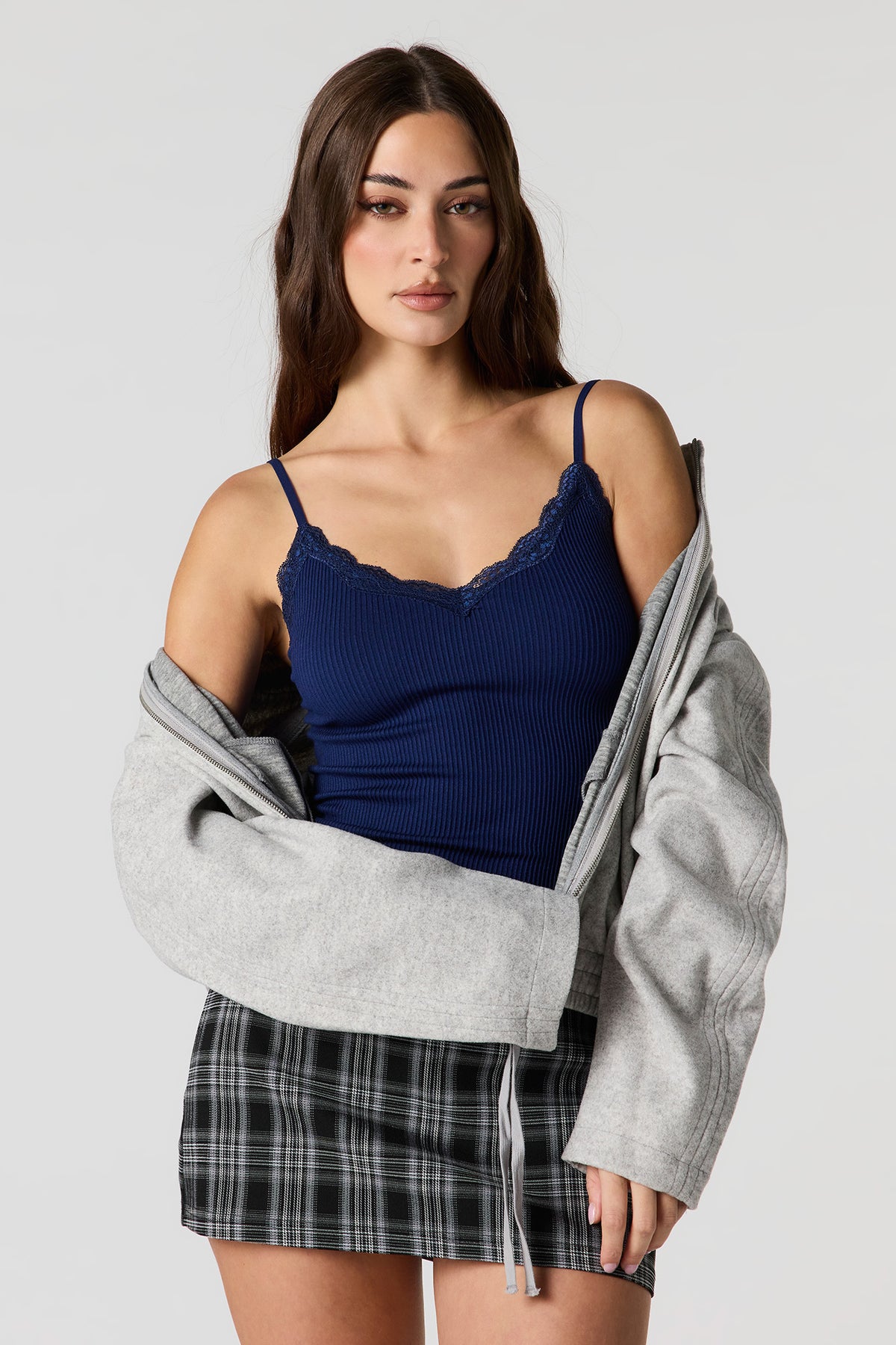 Camisole côtelée sans couture avec liséré de dentelle