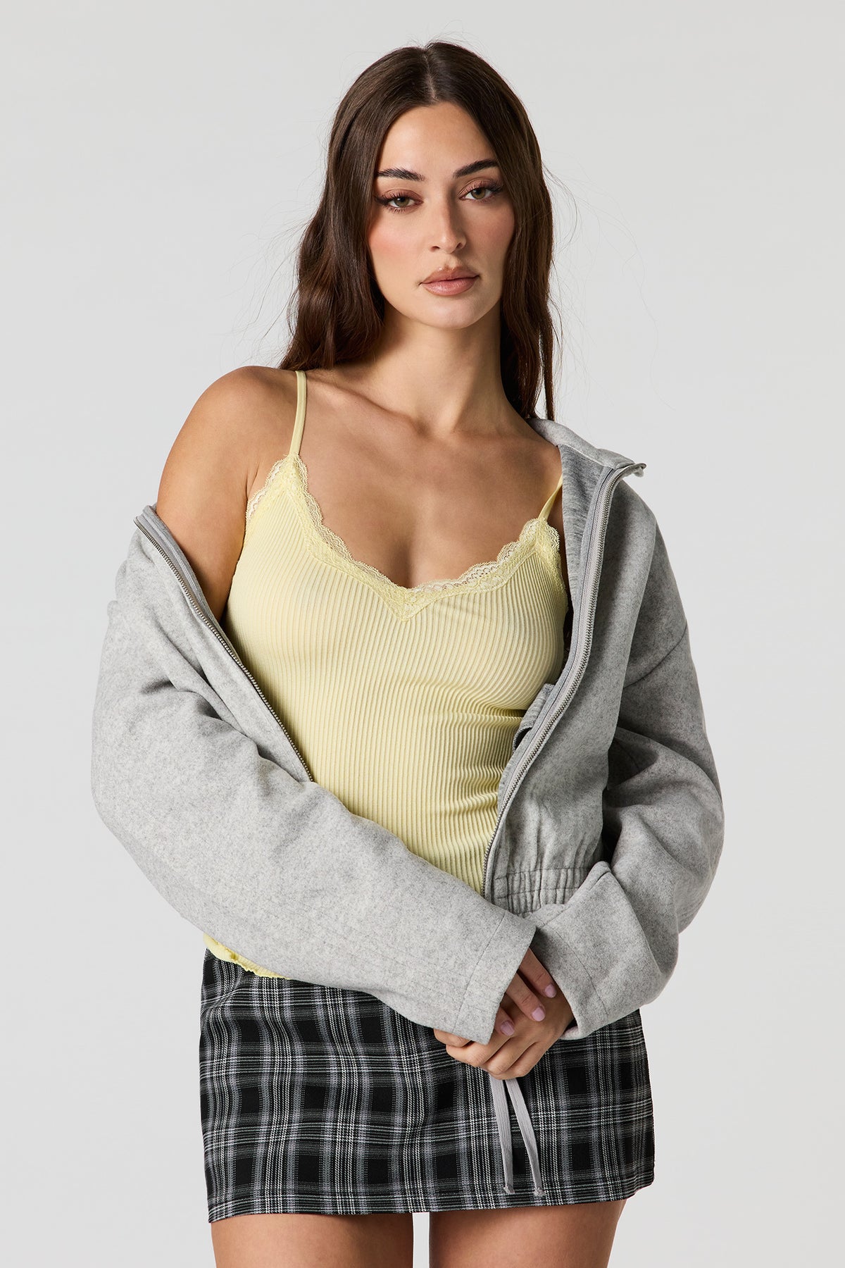 Camisole côtelée sans couture avec liséré de dentelle