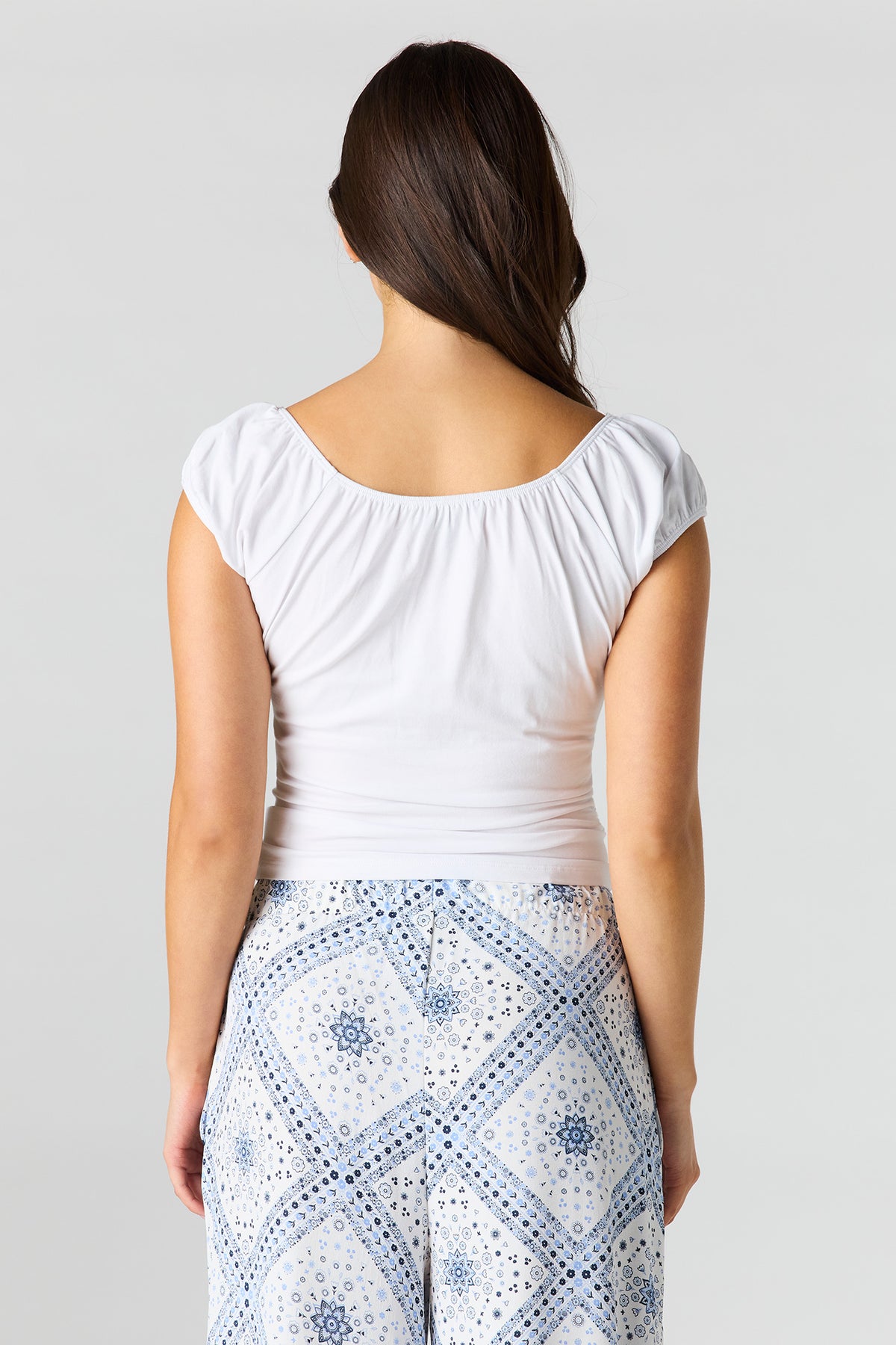 Alt View 2. Scoop Neck Short Sleeve Top - White
