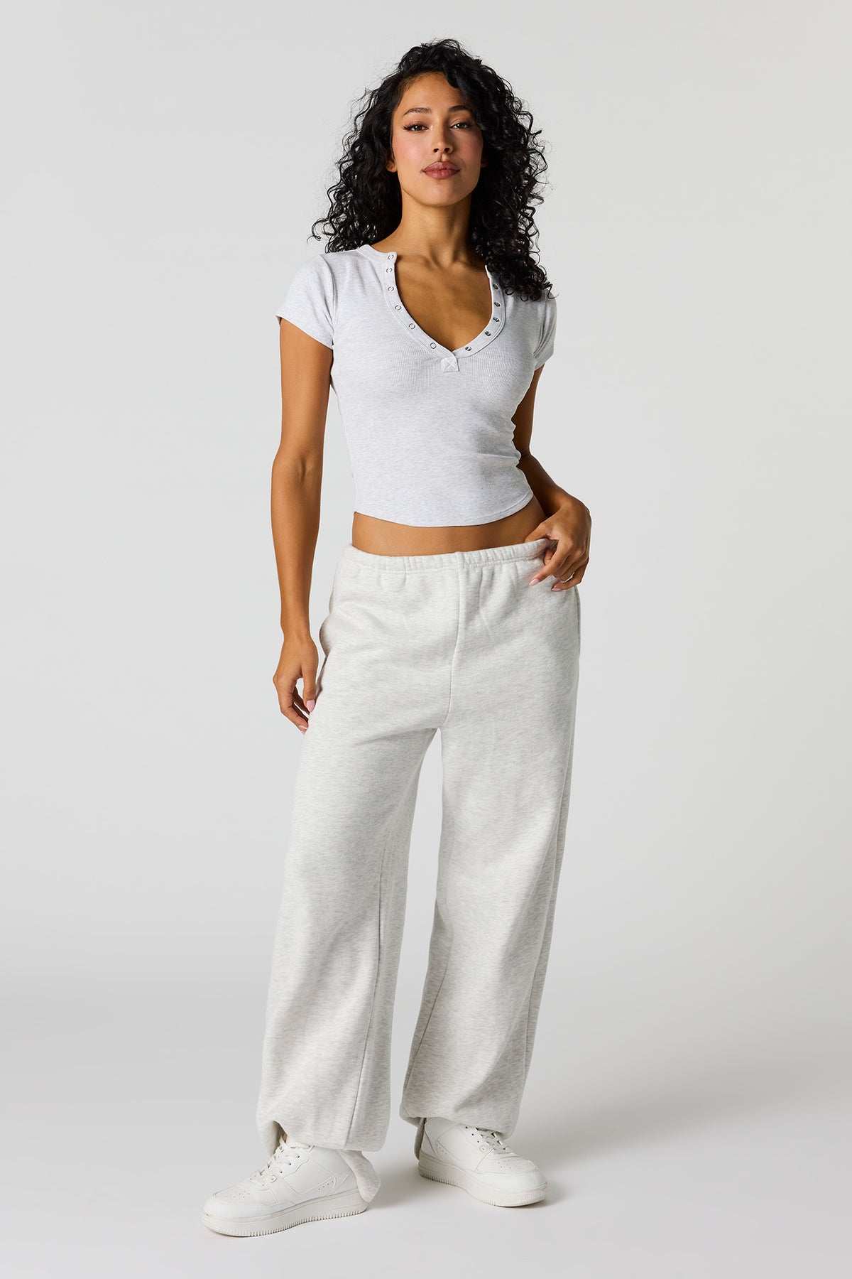 Vue alternative 3. T-shirt Henley ultracourt côtelé