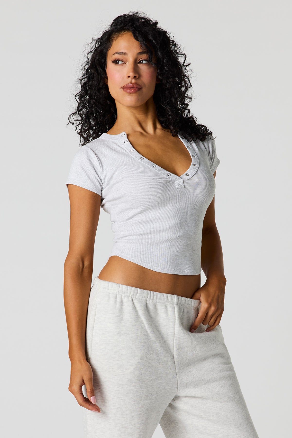 T-shirt Henley ultracourt côtelé