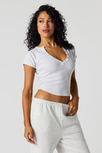T-shirt Henley ultracourt côtelé