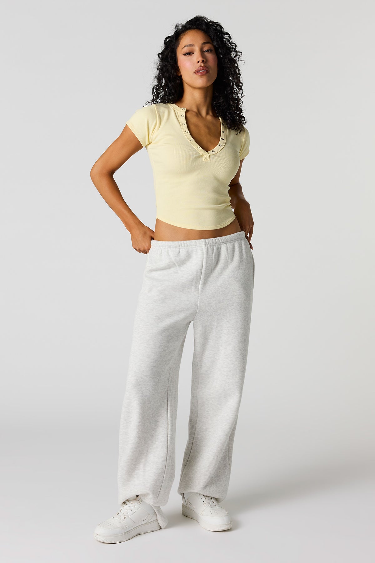 Vue alternative 3. T-shirt Henley ultracourt côtelé