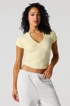 T-shirt Henley ultracourt côtelé