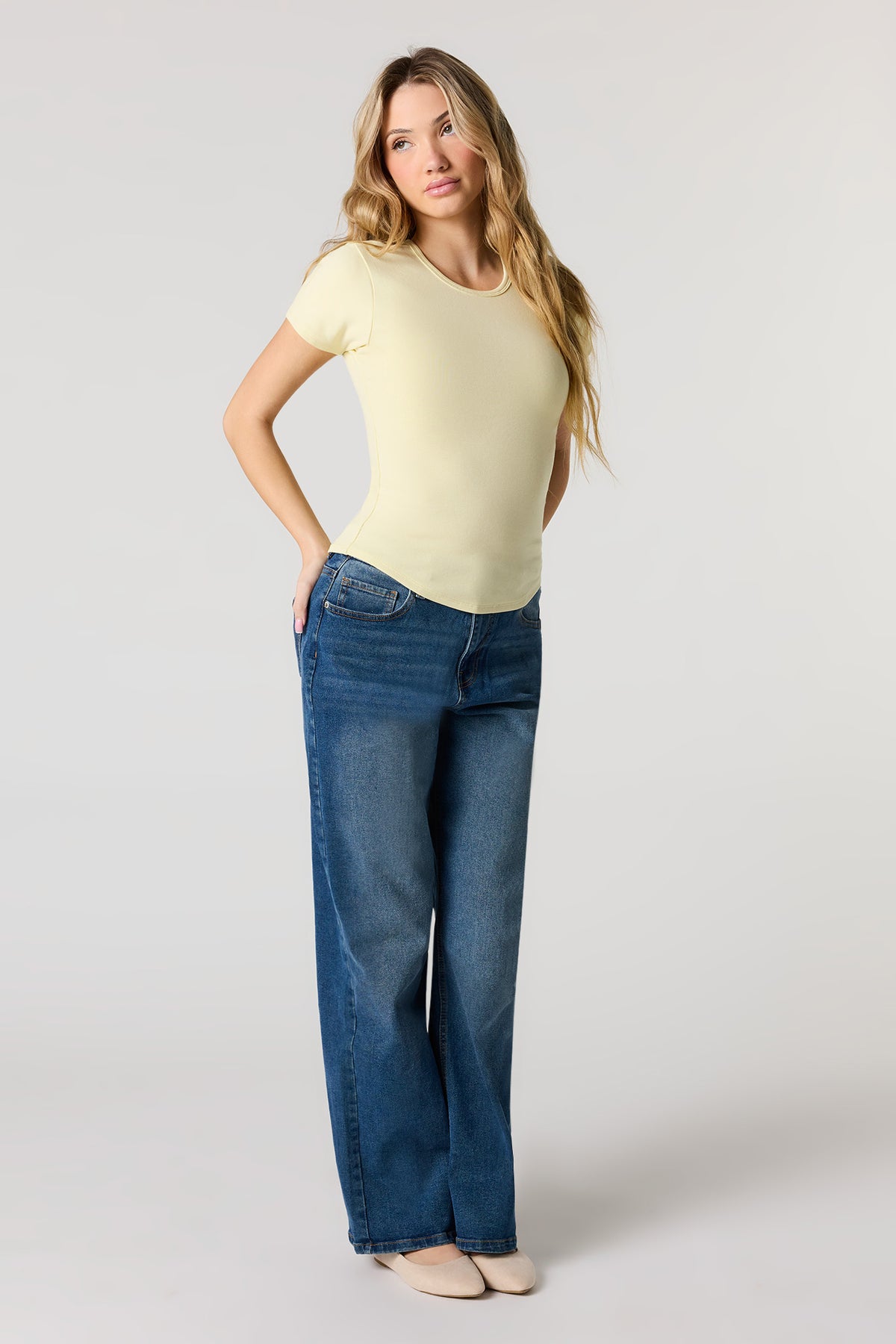 Alt View 3. Ribbed Curved Hem T-Shirt - Yellow