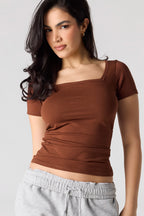 T-shirt à encolure carrée