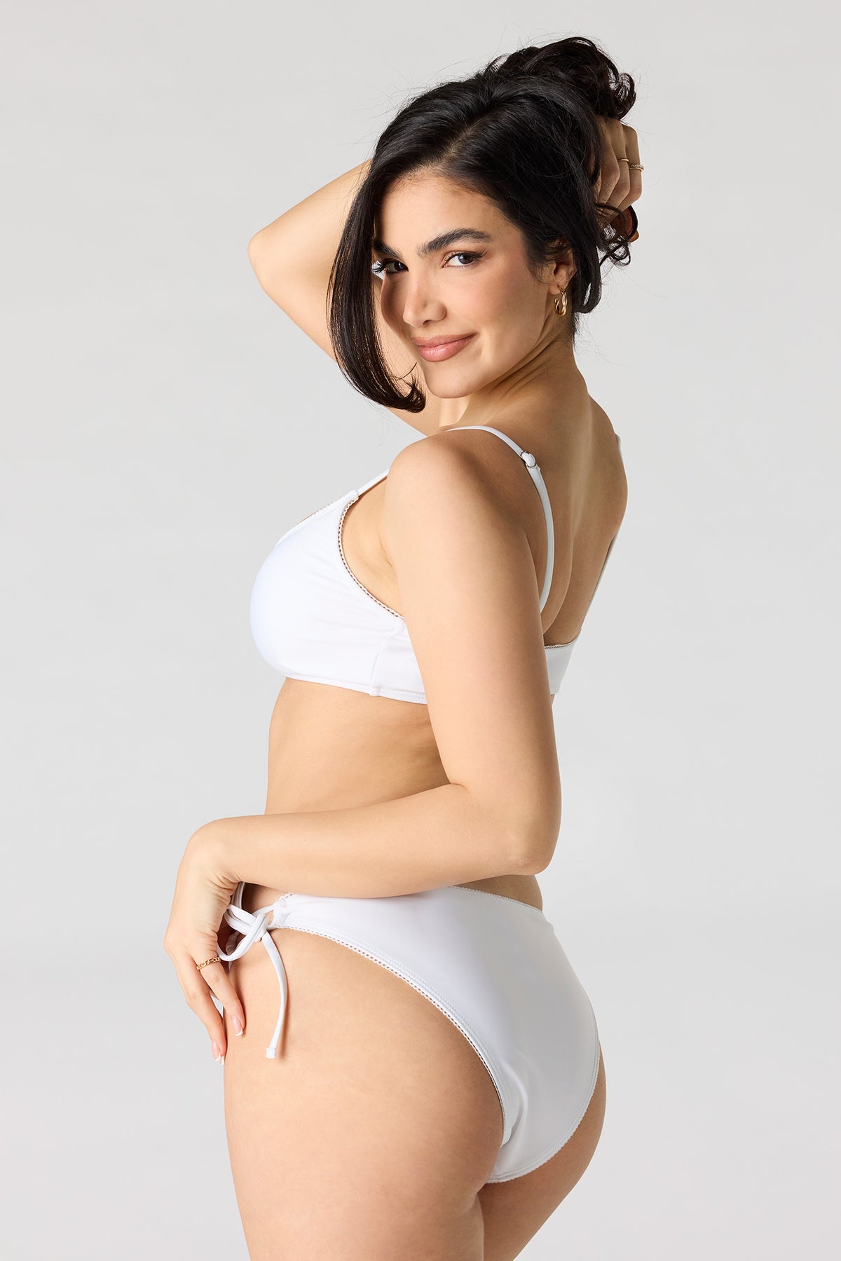 Vue alternative 3. Culotte de bikini avec liséré de picot