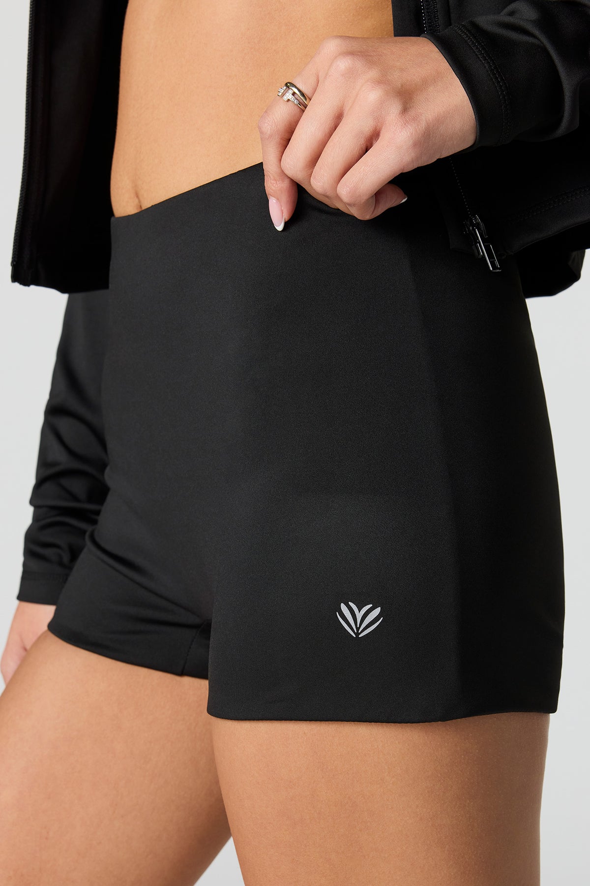 Alt View 4. Active Double Layer Short - Black