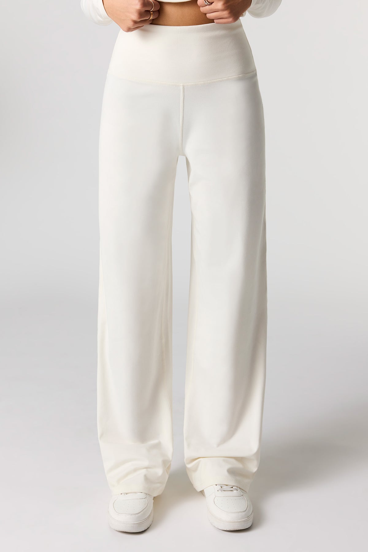 Vue alternative 2. Pantalon Active à jambe droite