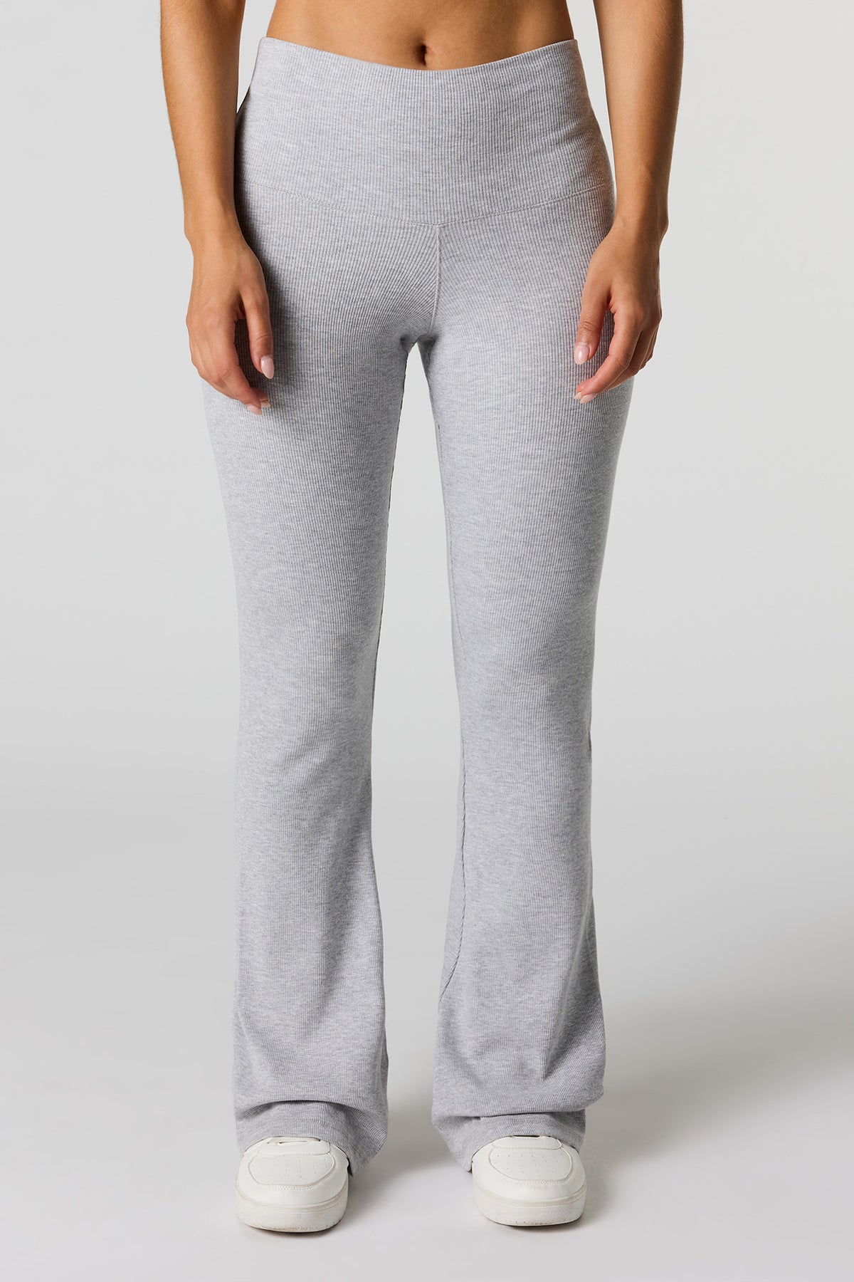 Vue alternative 2. Pantalon Active côtelé à jambe évasée