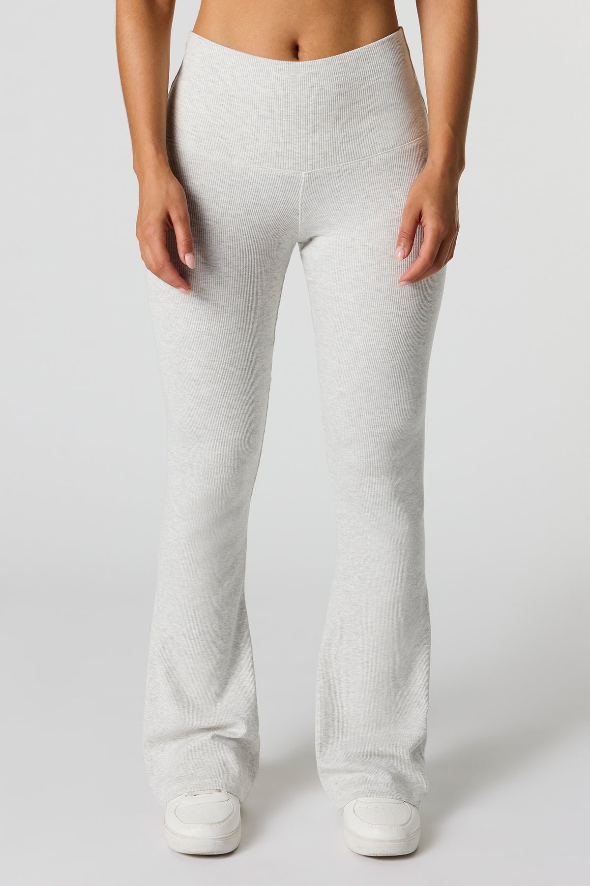 Vue alternative 2. Pantalon Active côtelé à jambe évasée