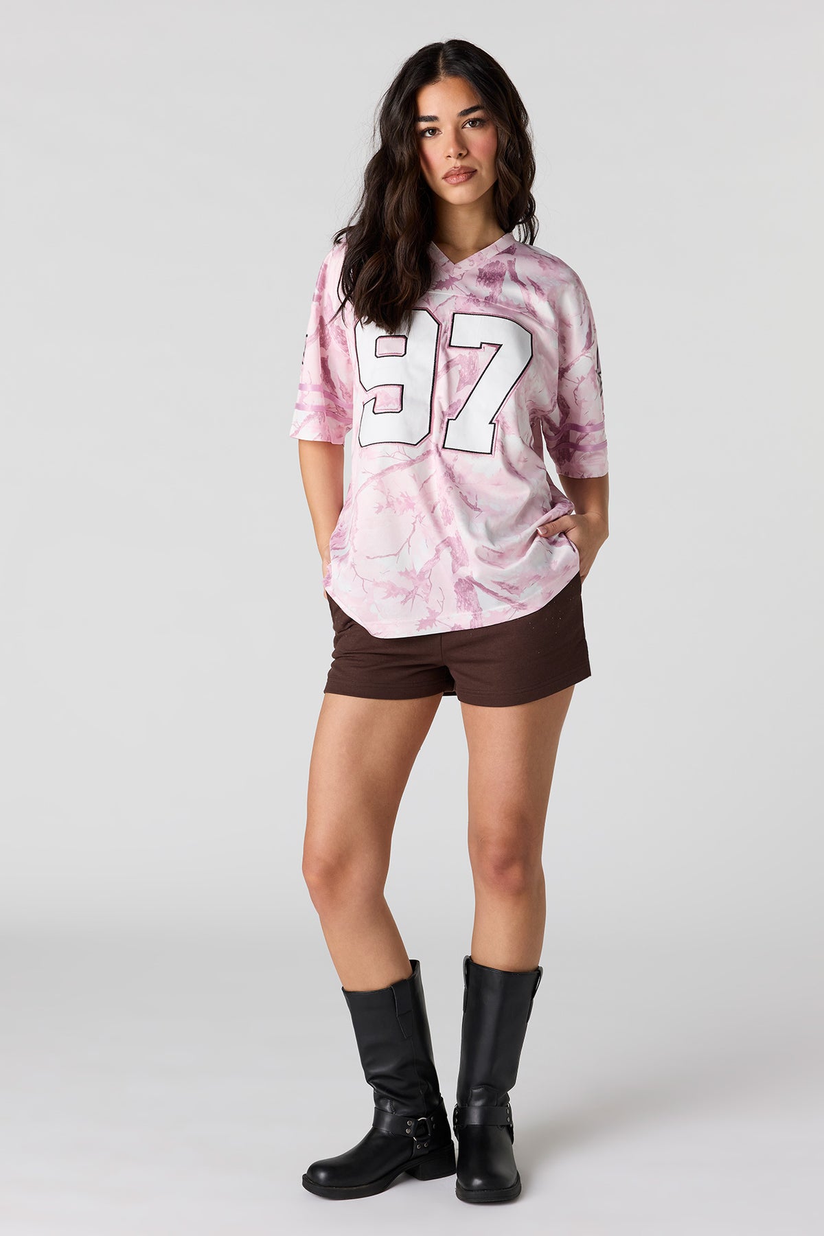 Alt View 3. Graphic Mesh Camo Jersey - Pink