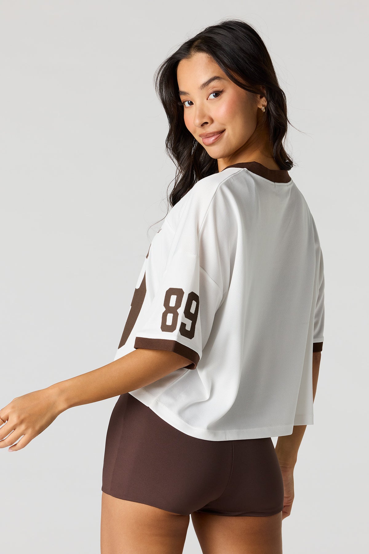 Alt View 2. Graphic Cropped Jersey Top - White