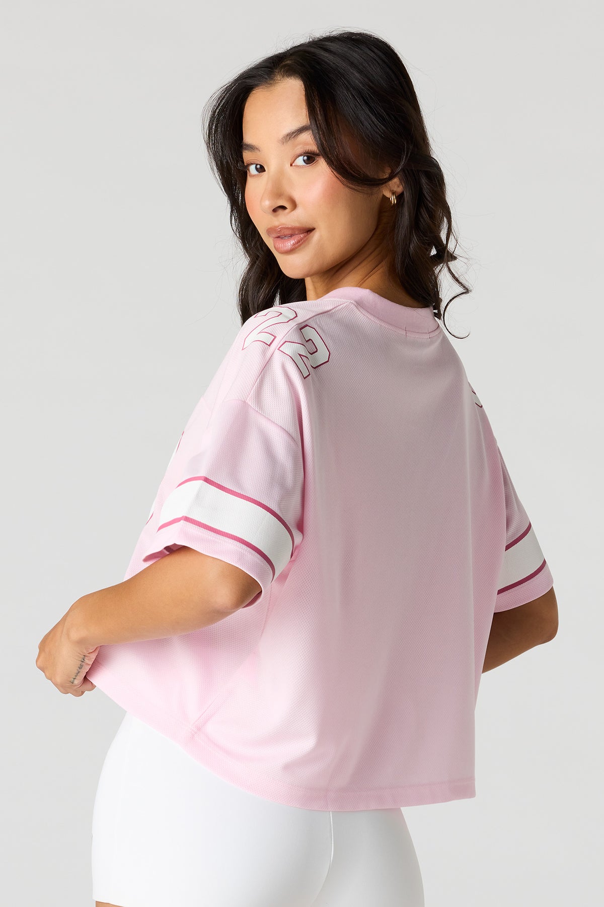 Alt View 2. Graphic Cropped Jersey Top - Light Pink