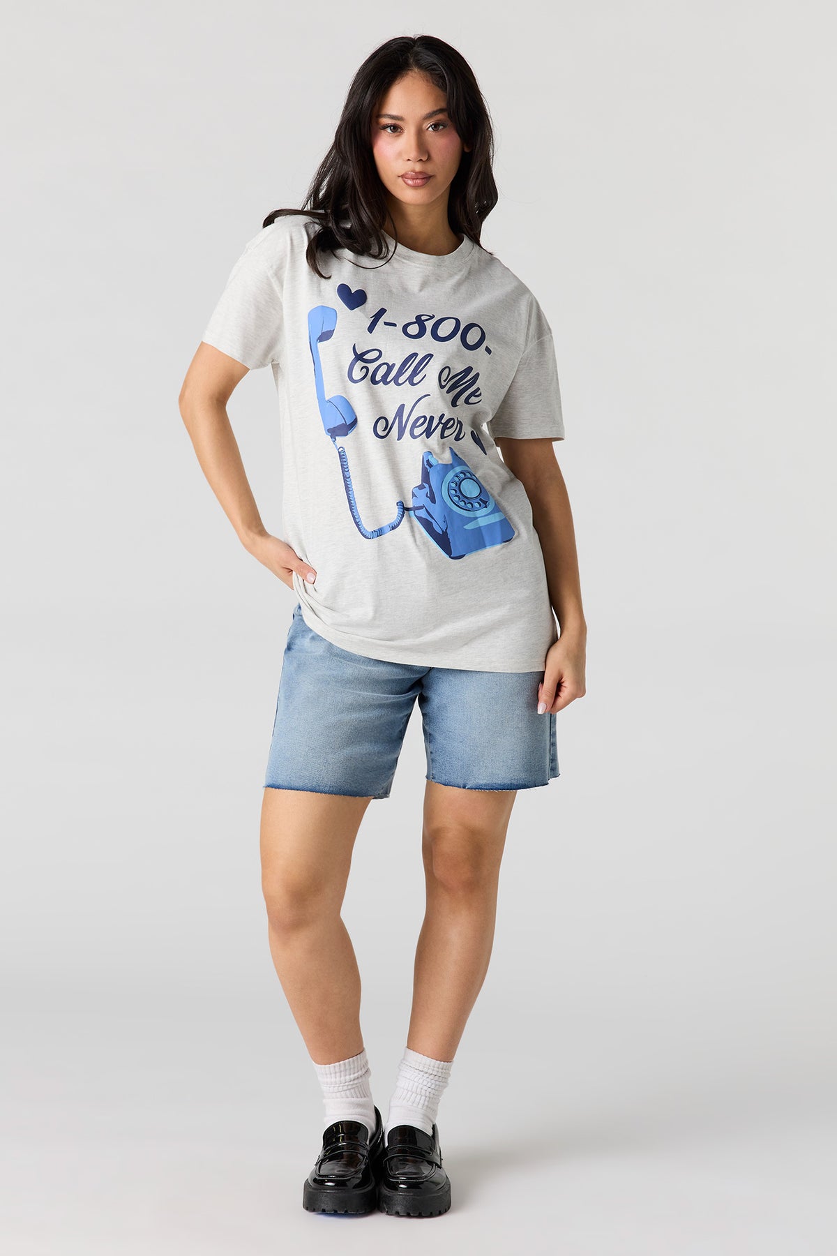 Alt View 3. Graphic T-Shirt - Light Grey