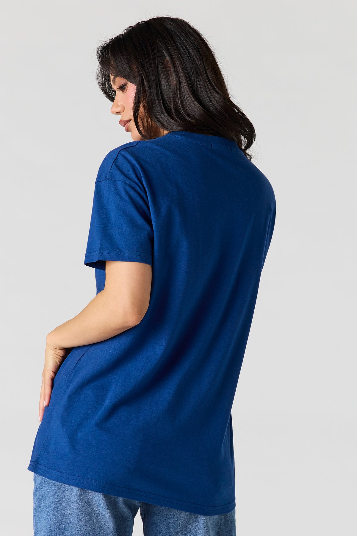 Alt View 2. Graphic T-Shirt - Navy
