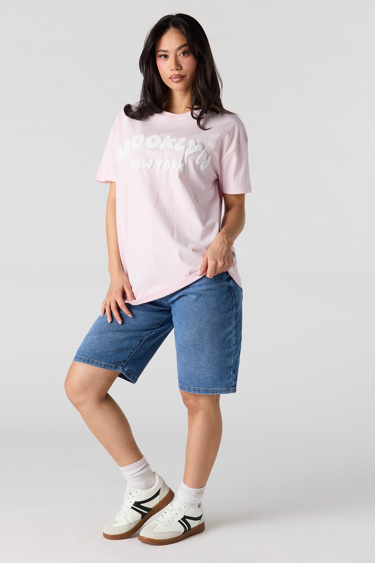 Alt View 3. Graphic T-Shirt - Pink