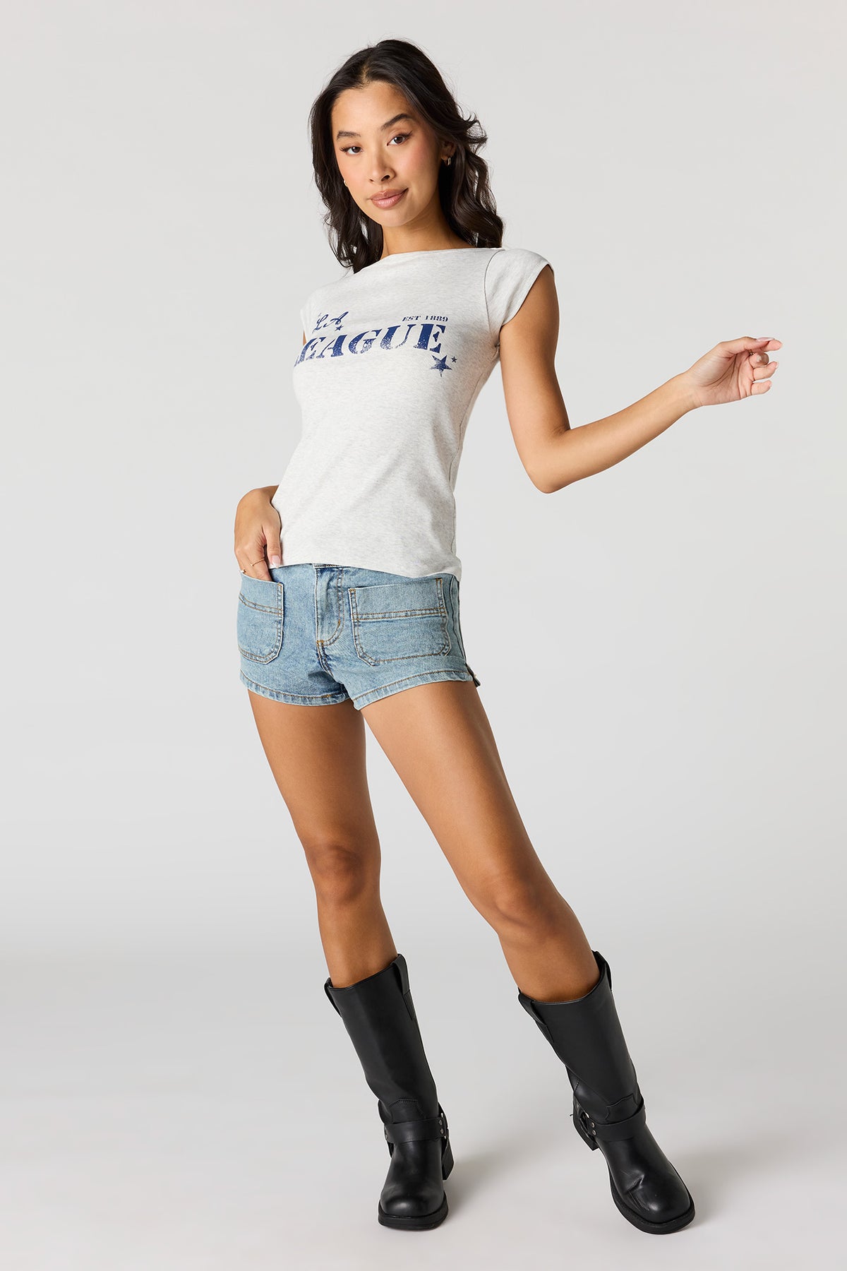 Vue alternative 3. T-shirt à imprimé avec encolure bateau
