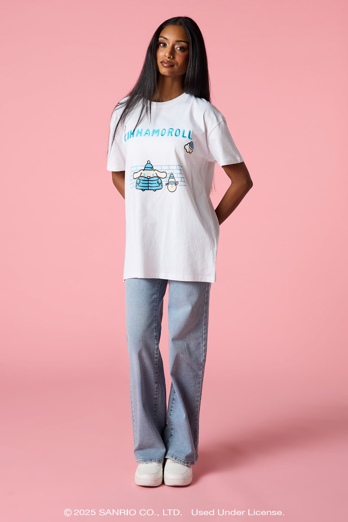 Vue alternative 3. T-shirt surdimensionné avec motif brodé Cinnamoroll™