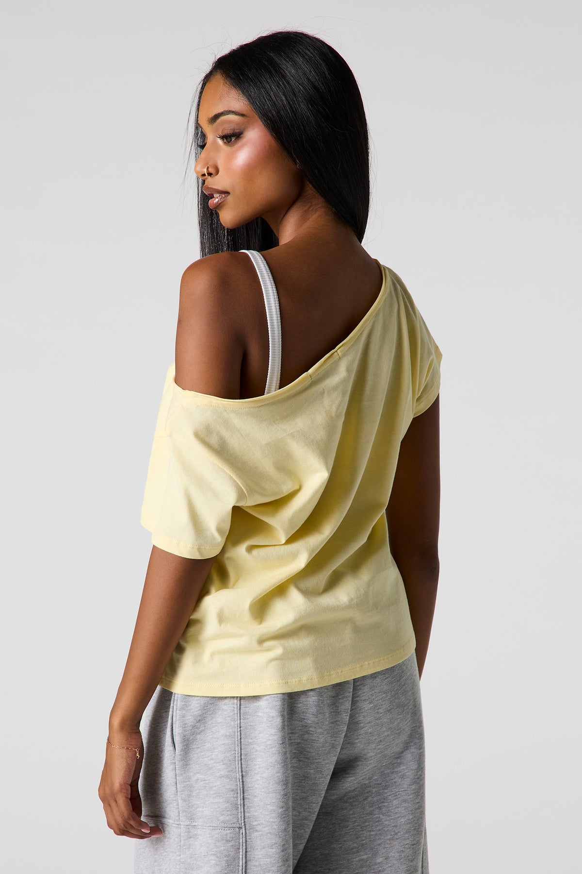 Alt View 2. Graphic Boat Neck T-Shirt - Yellow