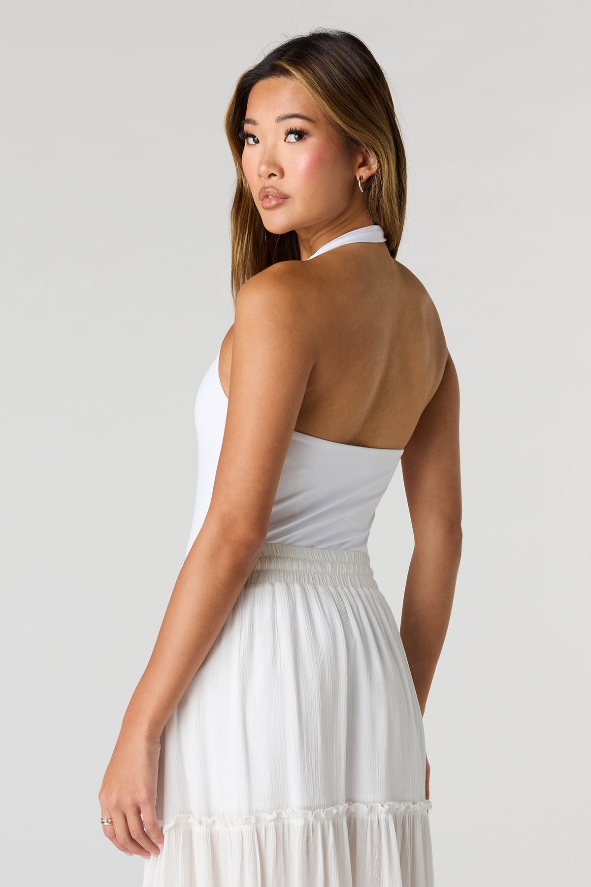 Vue alternative 2. Maillot ras-du-cou Contour avec anneau en métal