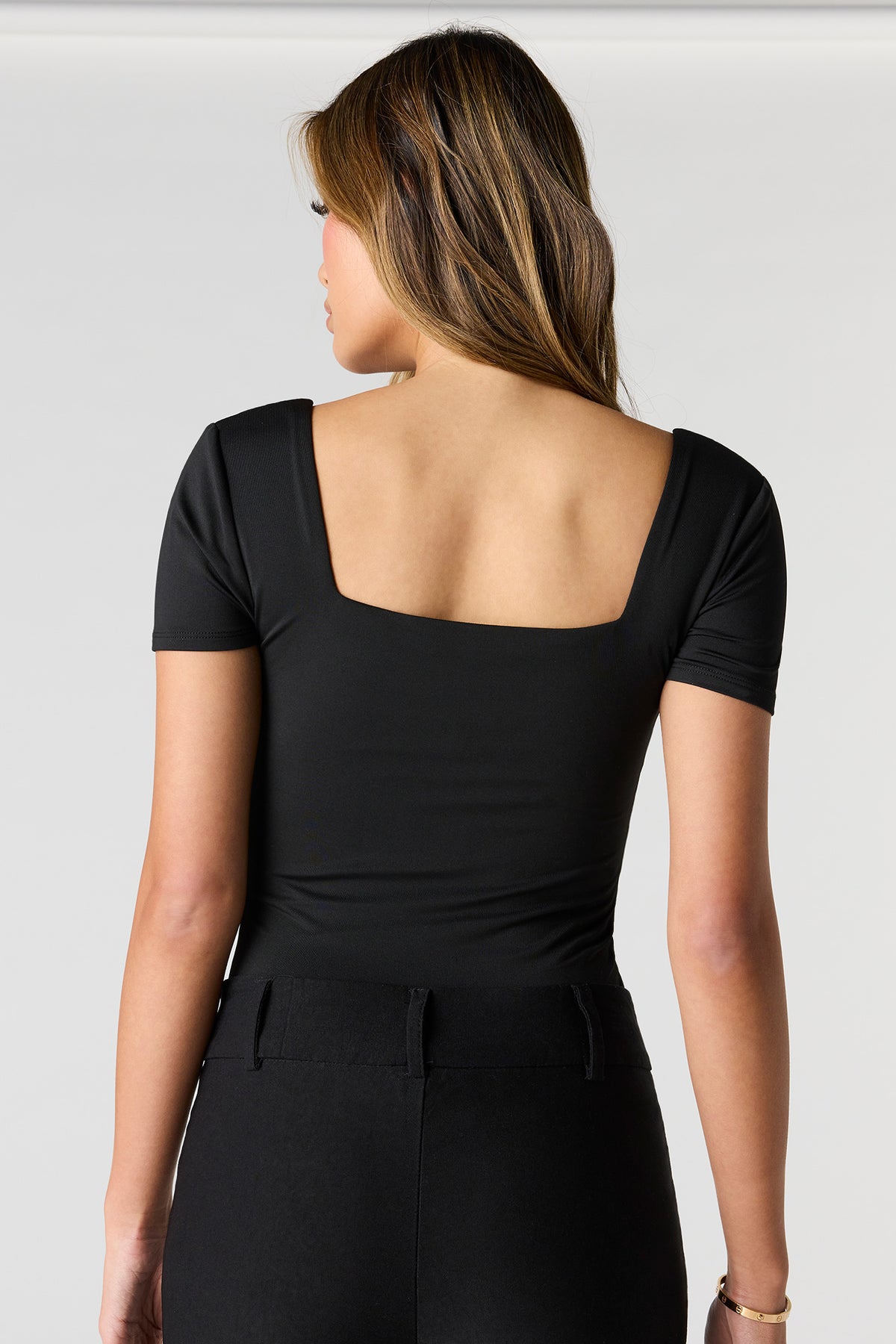 Vue alternative 6. Maillot Contour à encolure carrée et manche courte