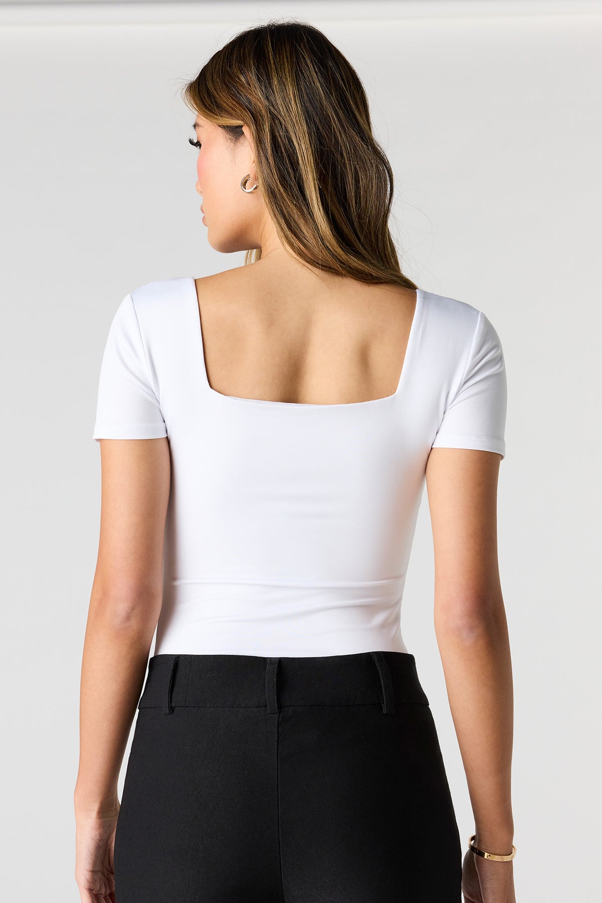 Vue alternative 10. Maillot Contour à encolure carrée et manche courte