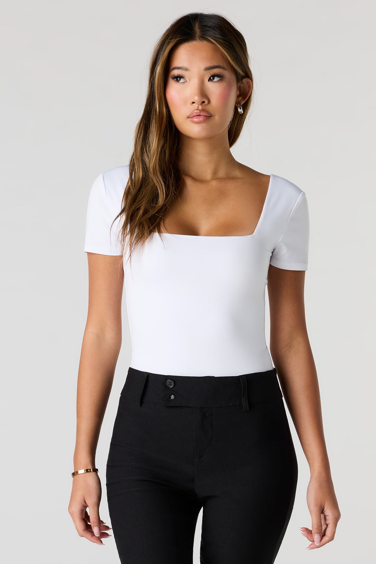 Vue alternative 9. Maillot Contour à encolure carrée et manche courte